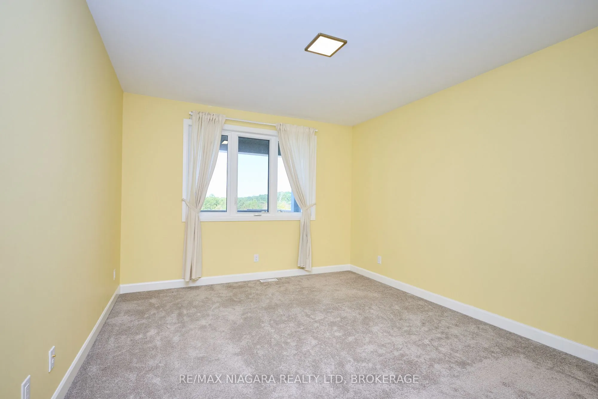 3947 Mitchell Crescent