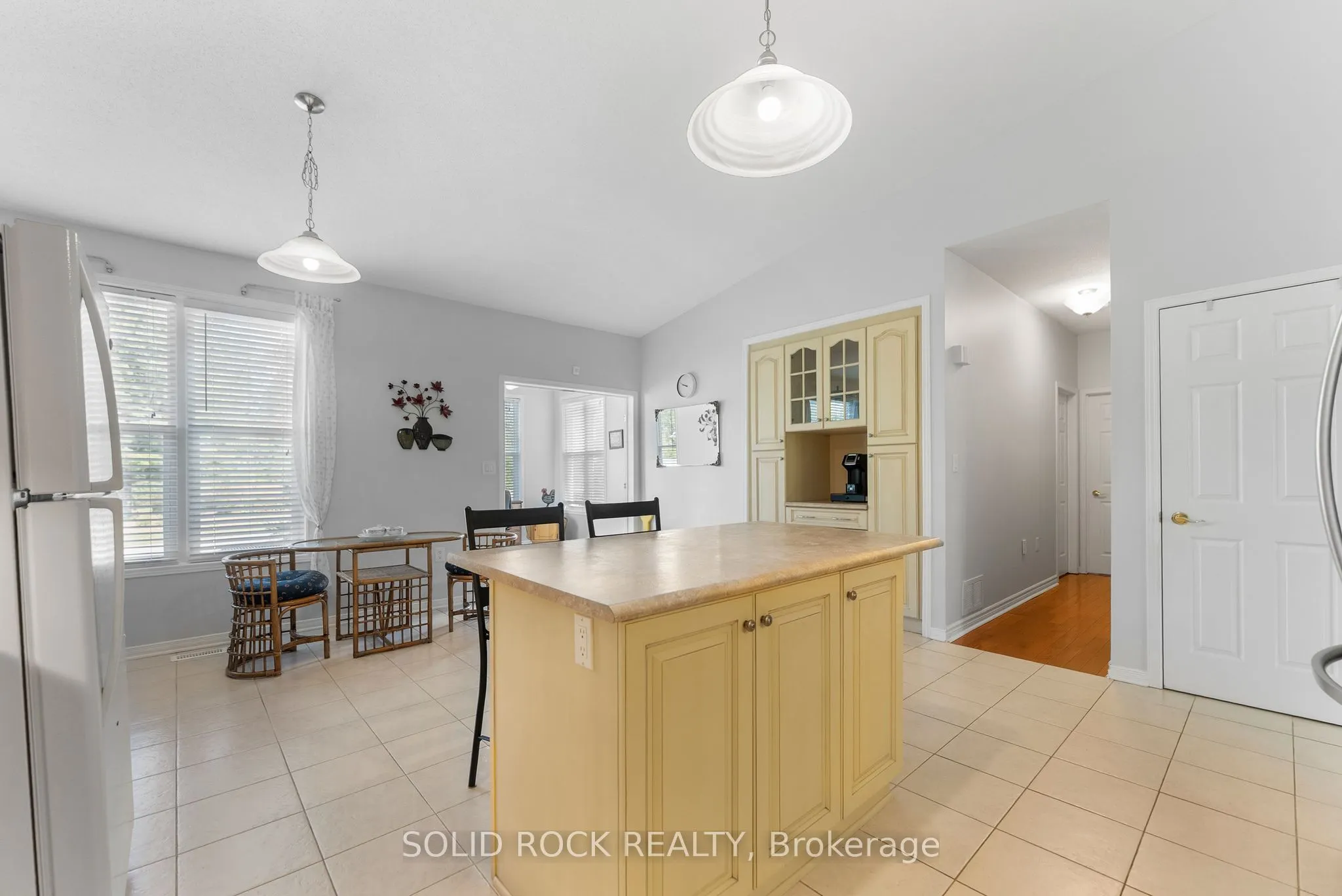 659 Country Trail Private