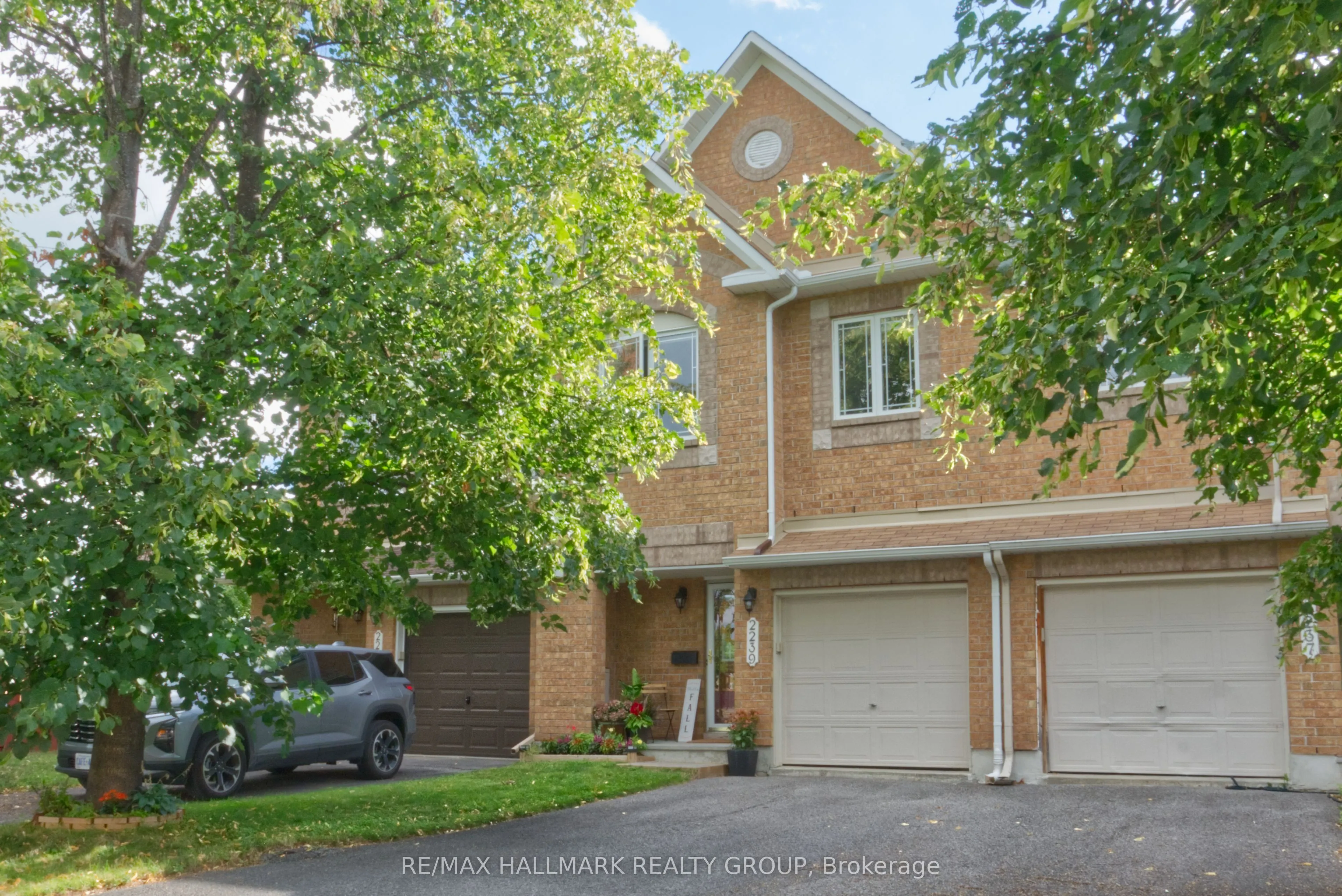 2239 Brockstone Crescent