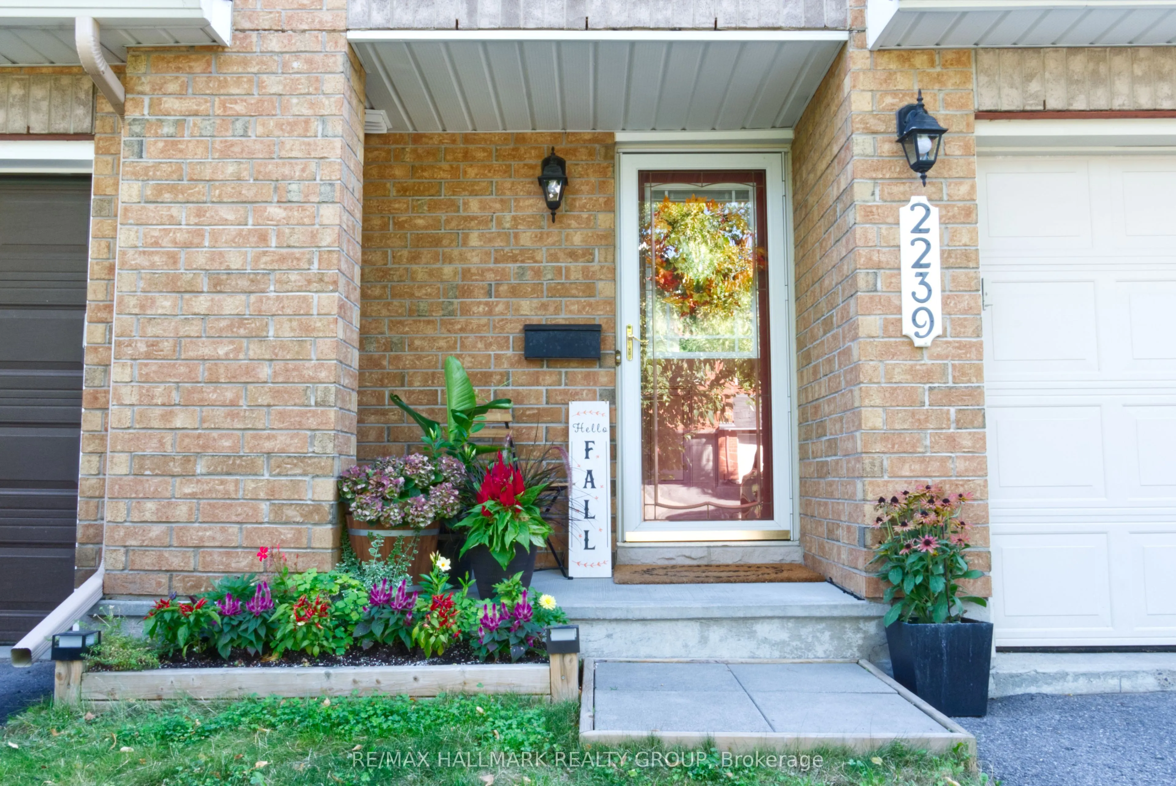 2239 Brockstone Crescent