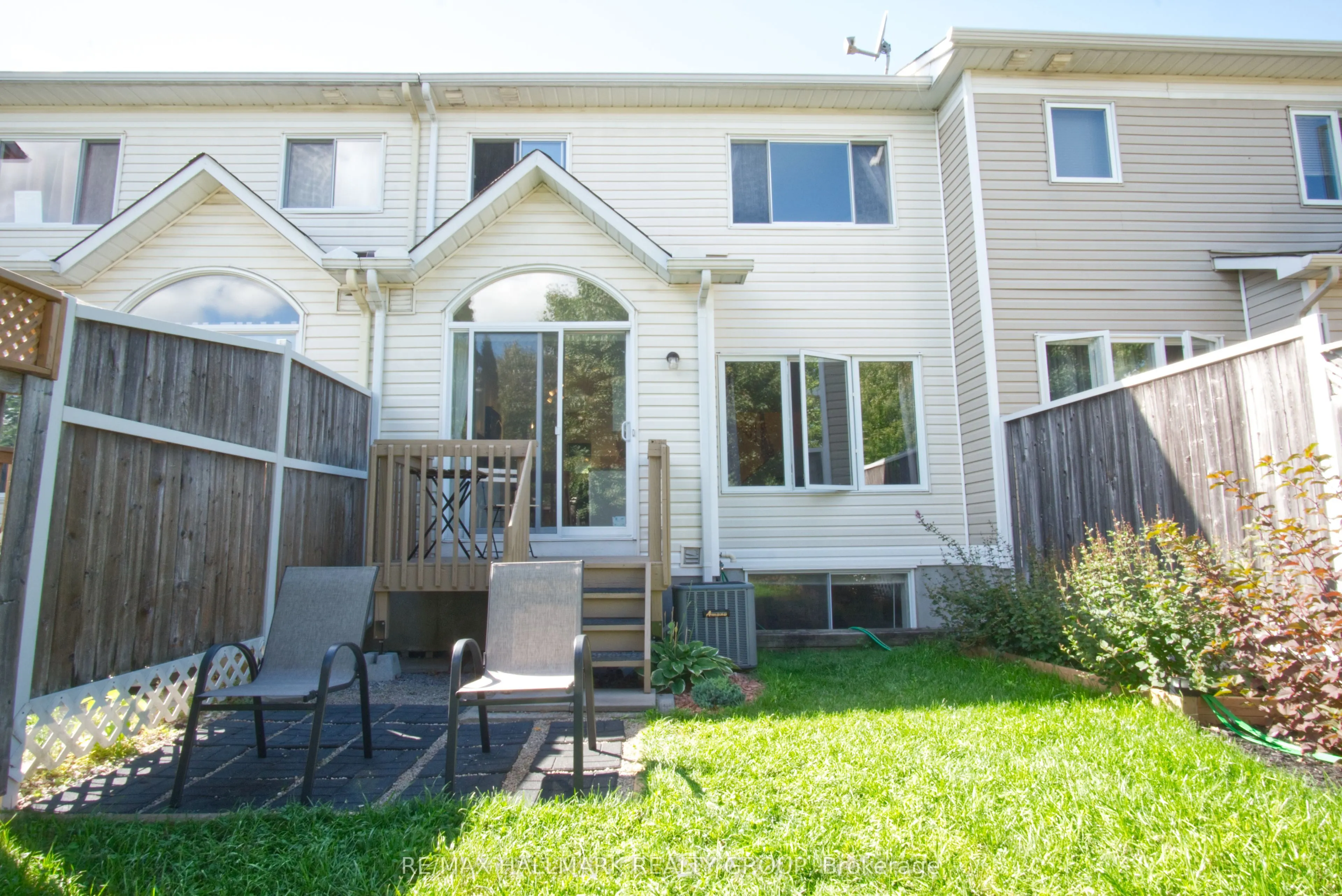 2239 Brockstone Crescent