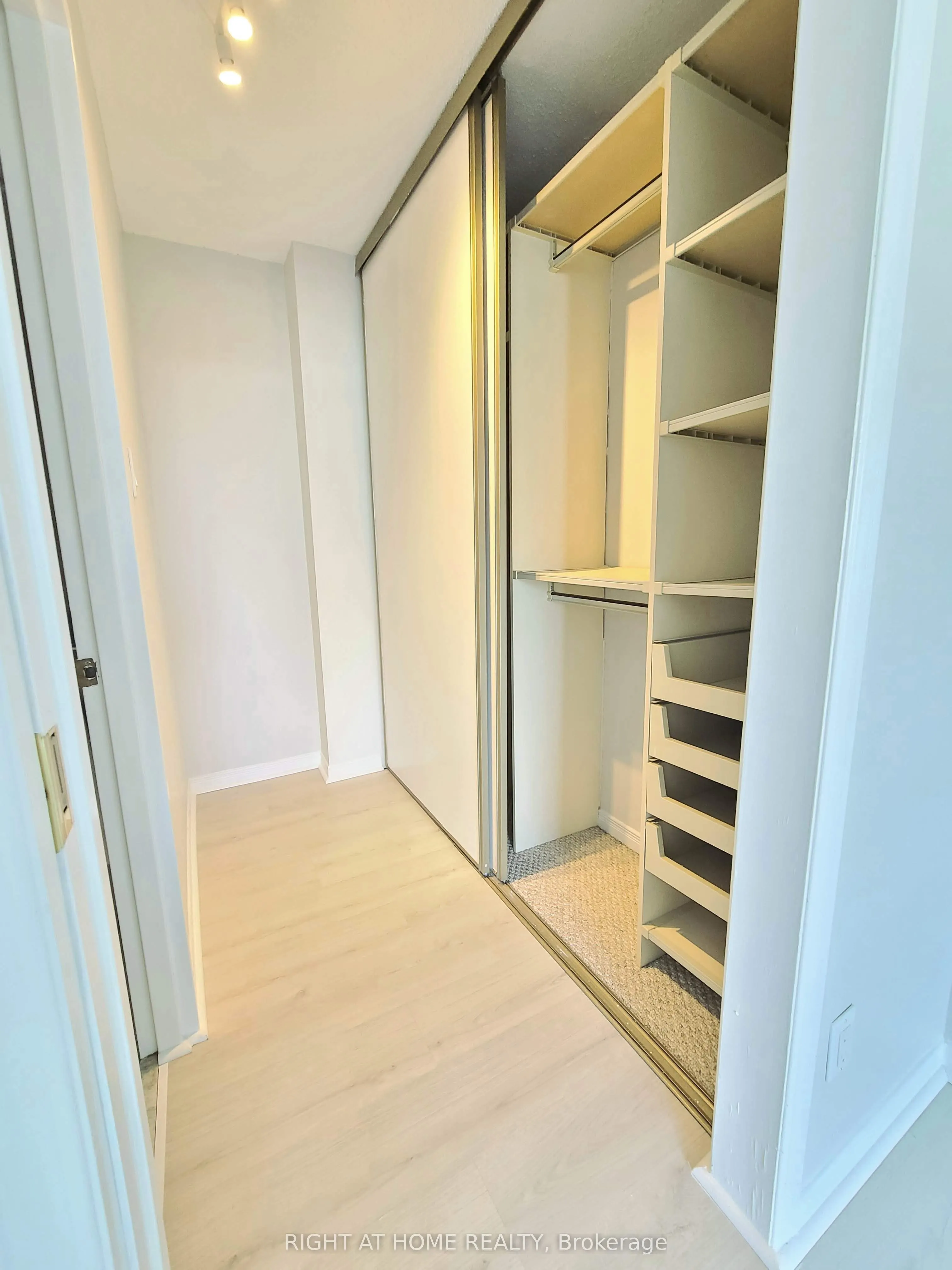 160 George Street, #1003