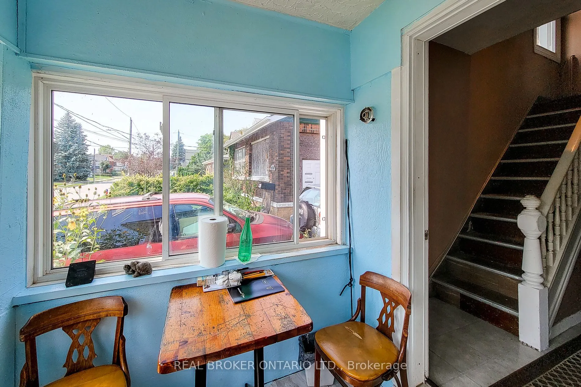 5685 Robinson Street