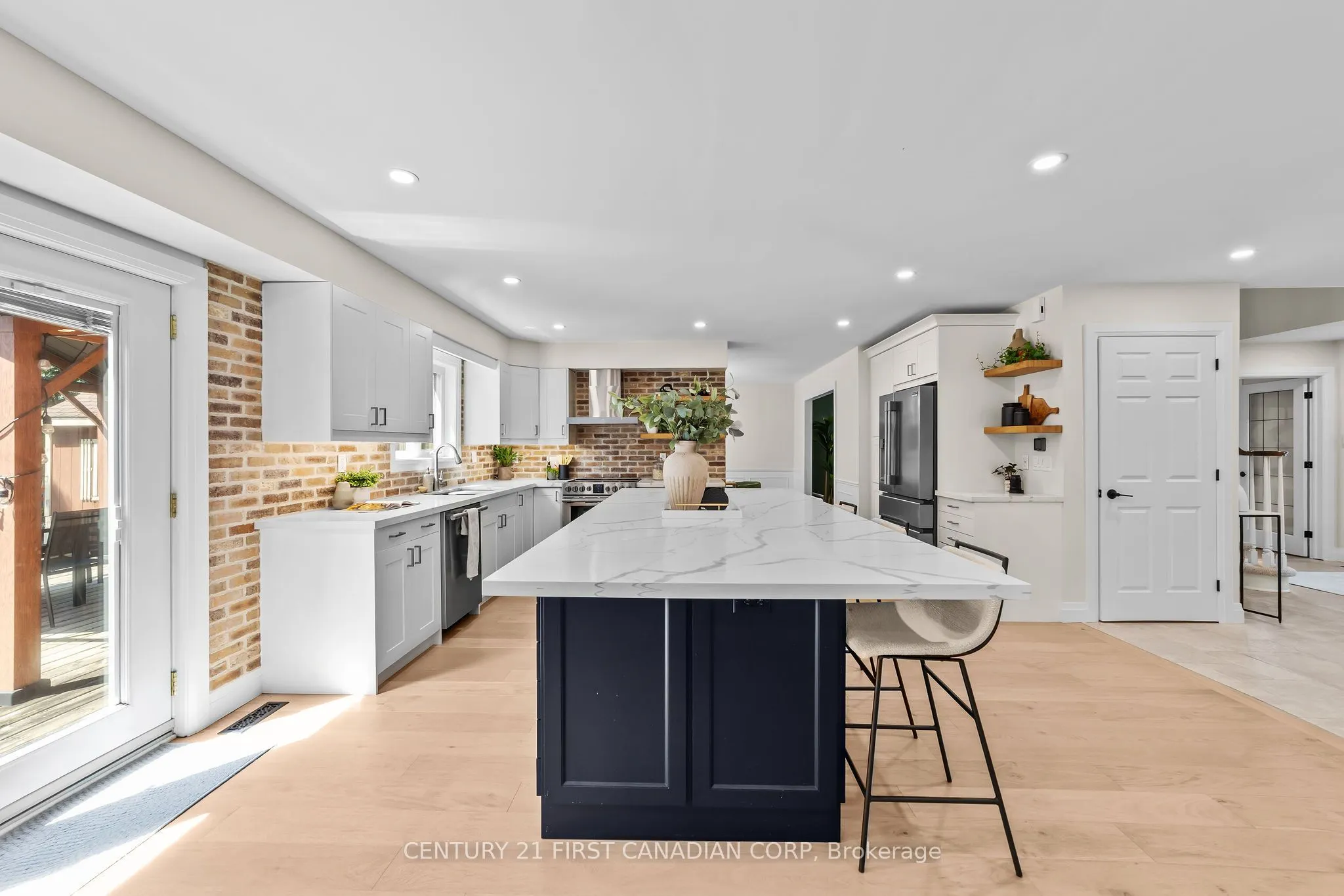 512 Rosecliffe Terrace