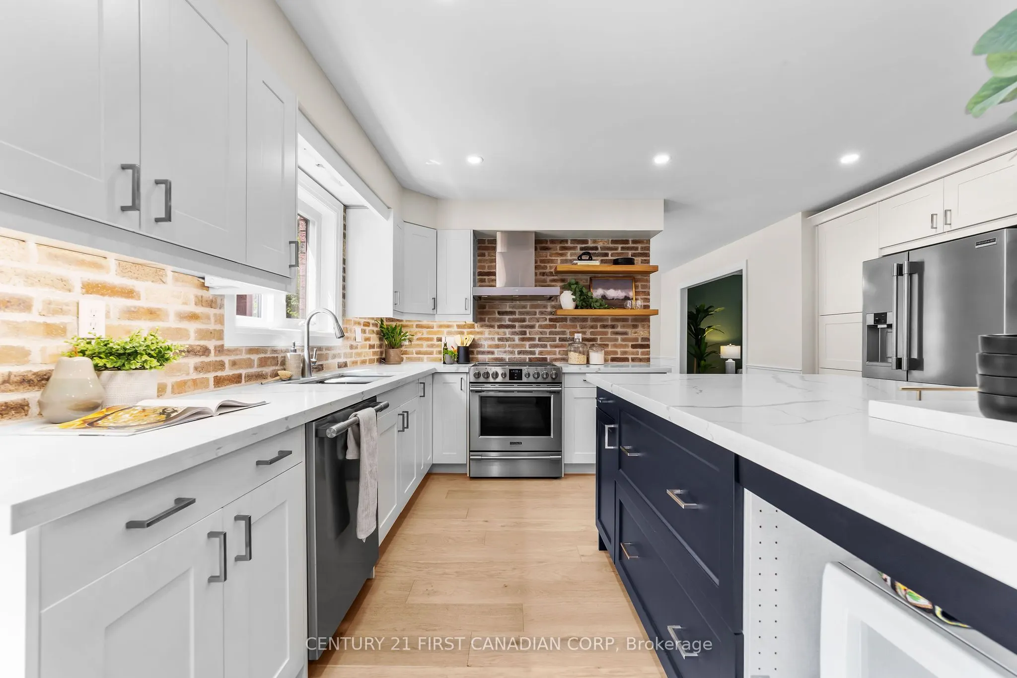 512 Rosecliffe Terrace