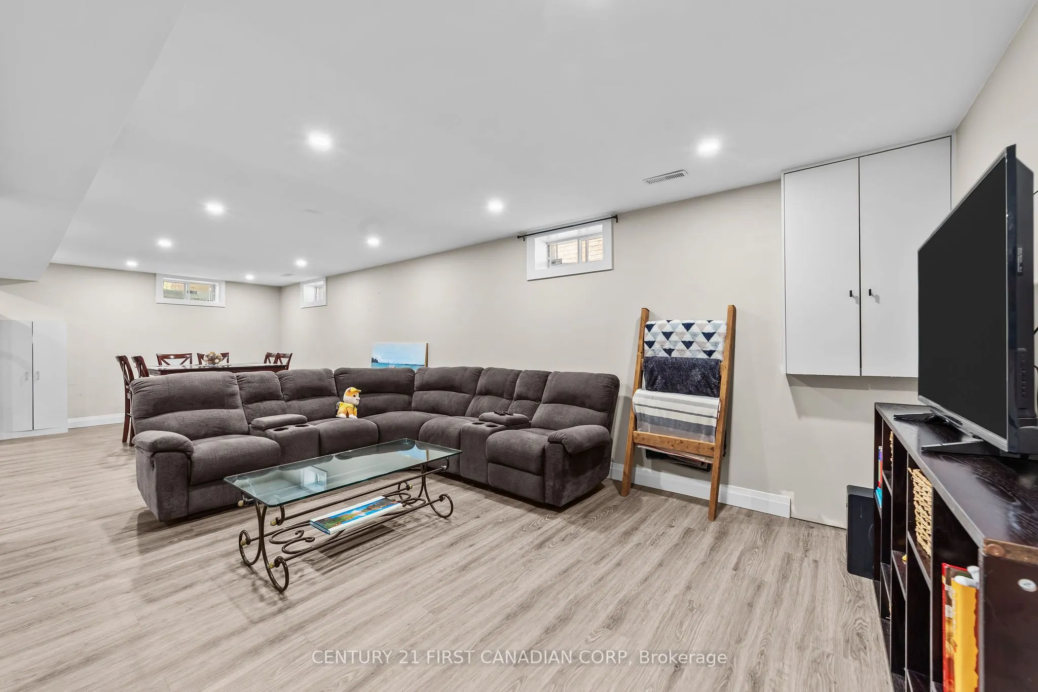 512 Rosecliffe Terrace