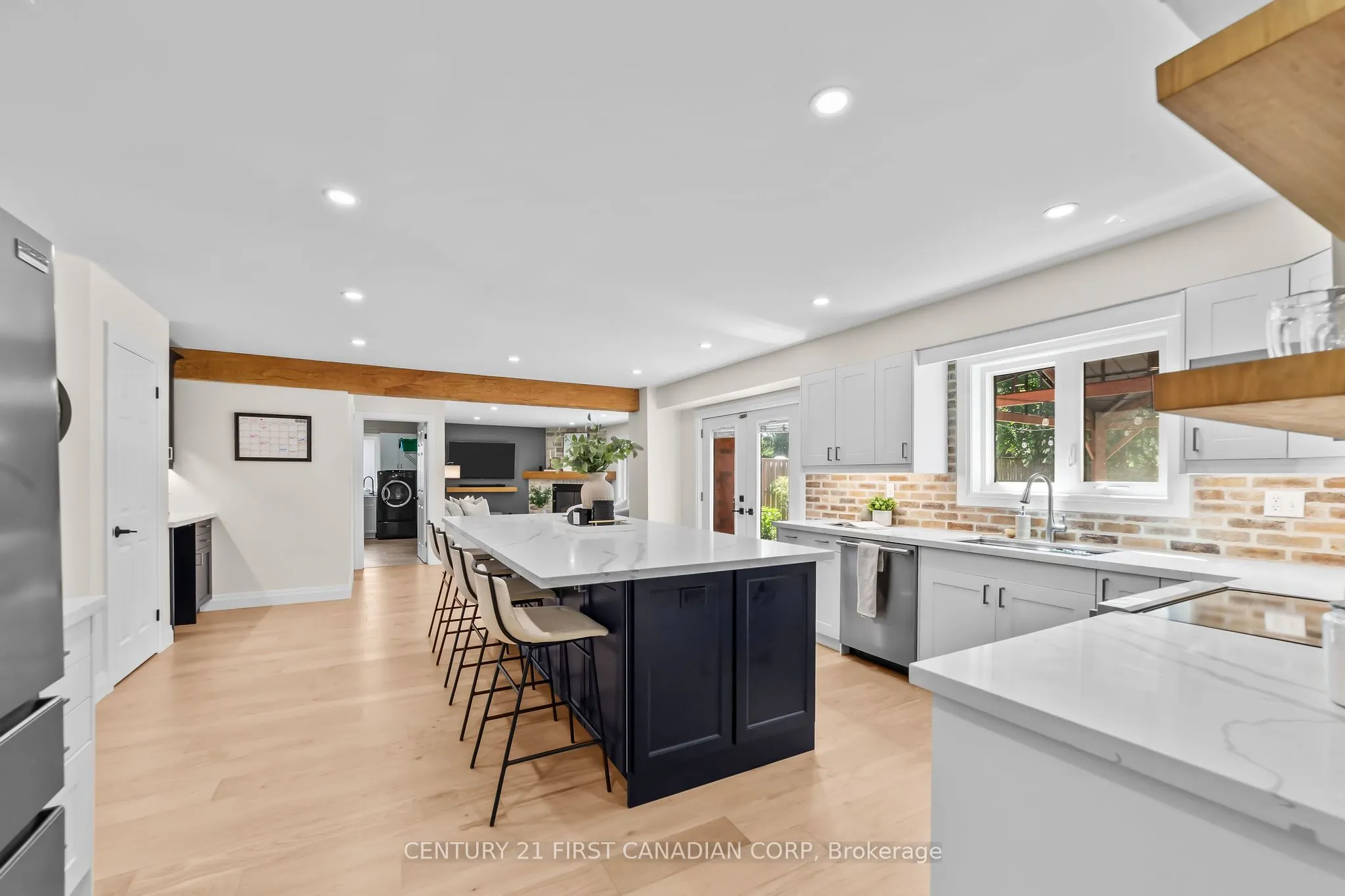512 Rosecliffe Terrace