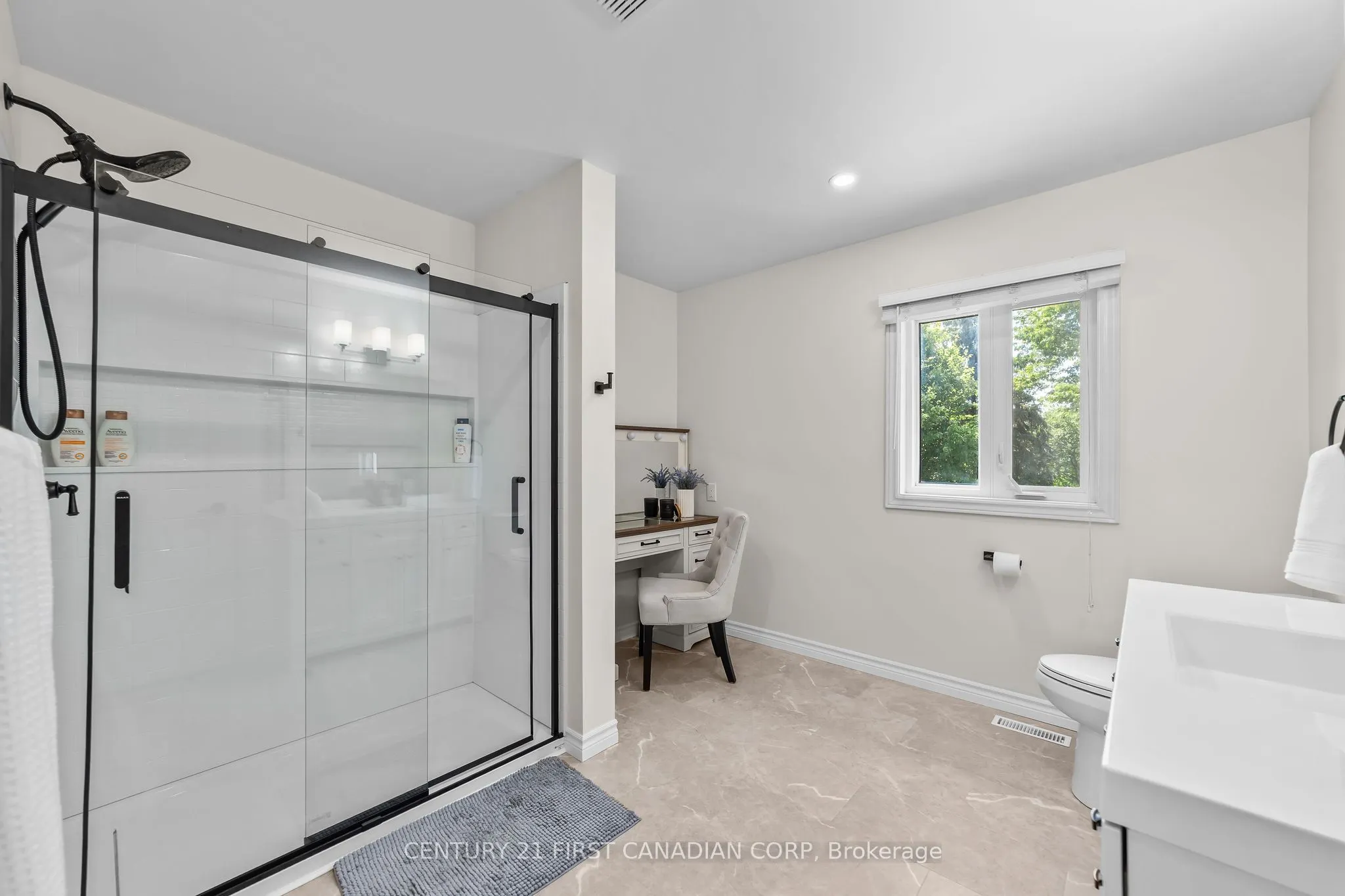 512 Rosecliffe Terrace