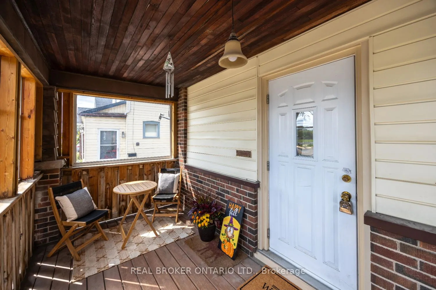 176 Lansdowne Street W