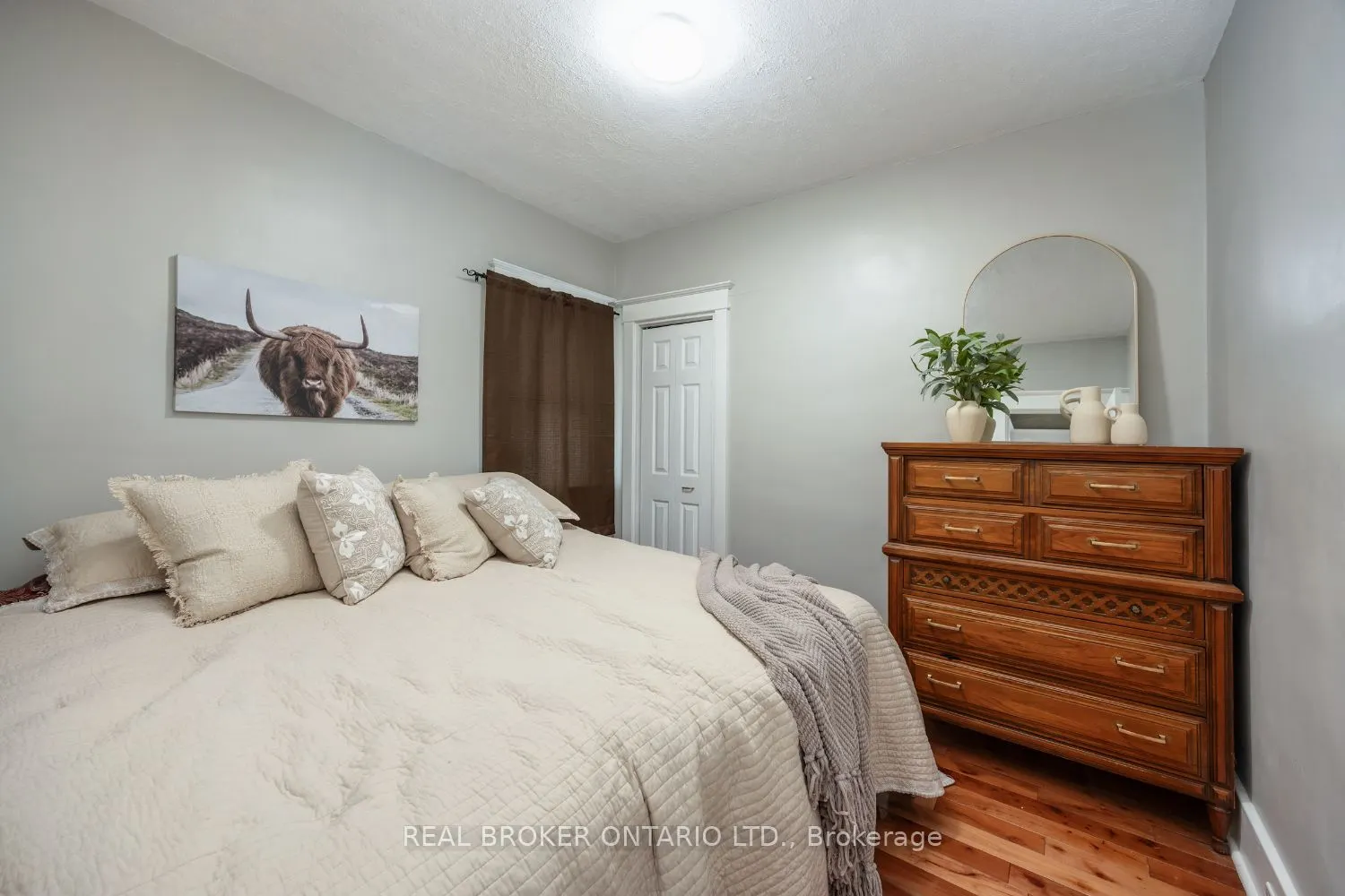 176 Lansdowne Street W