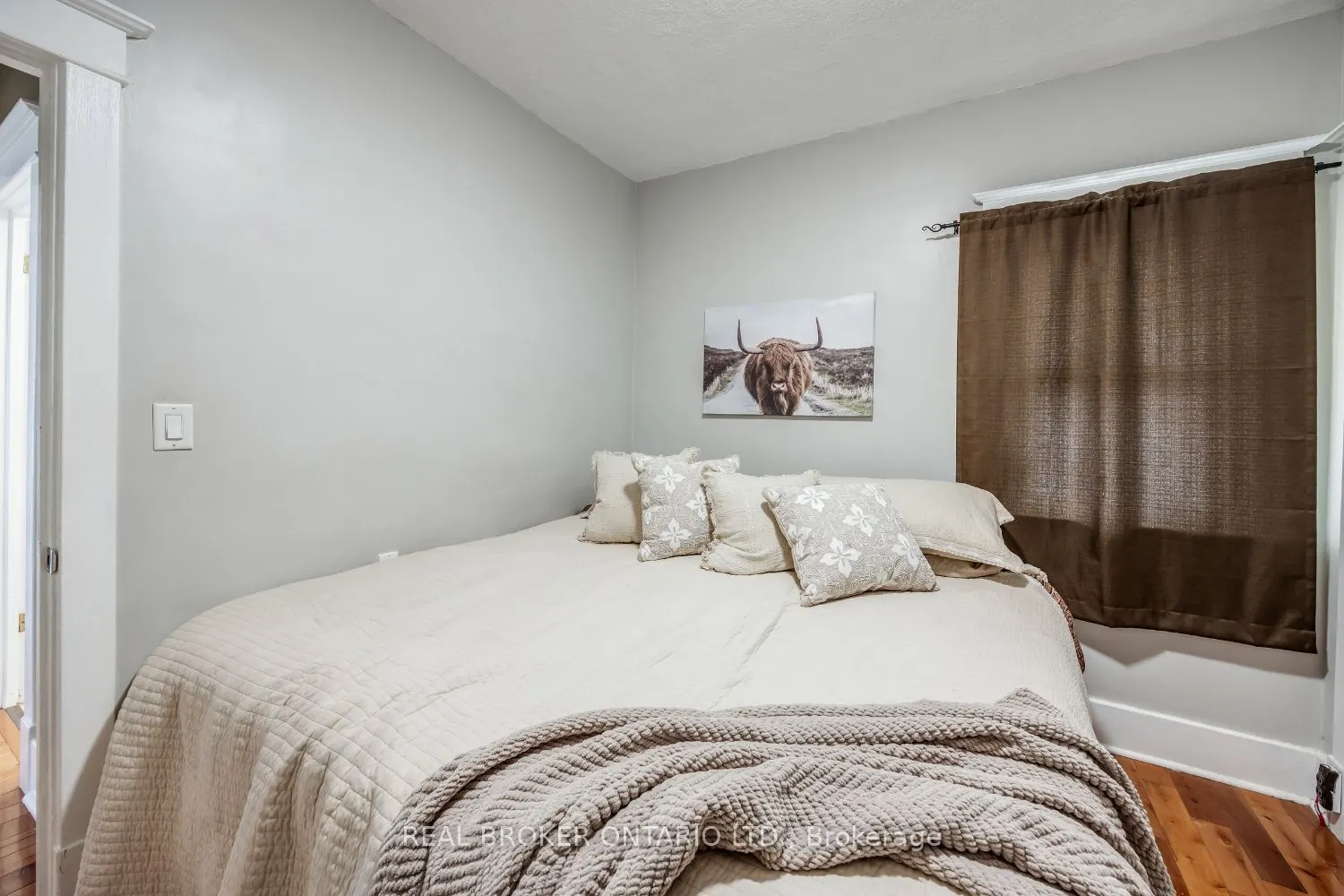 176 Lansdowne Street W