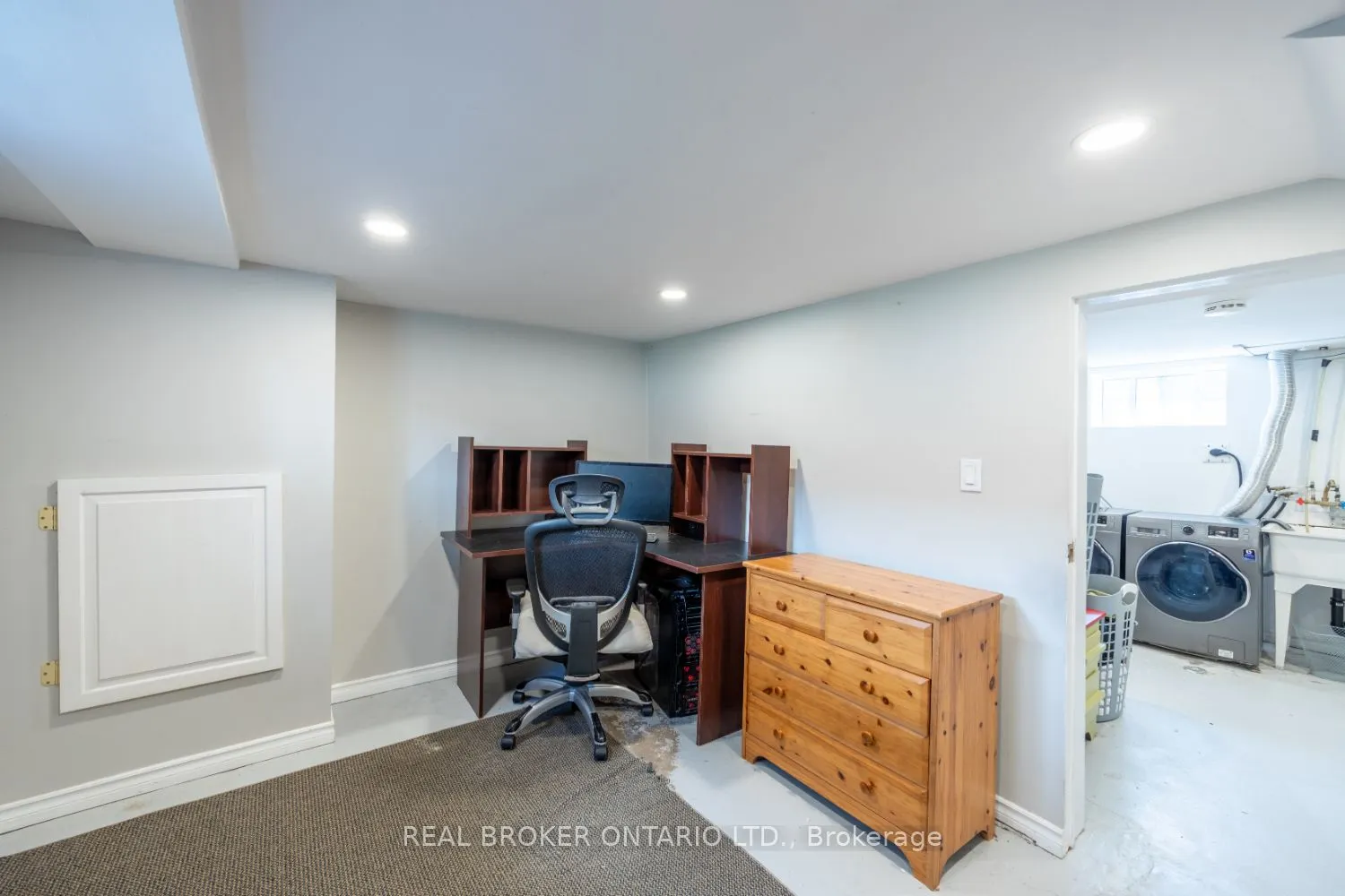 176 Lansdowne Street W