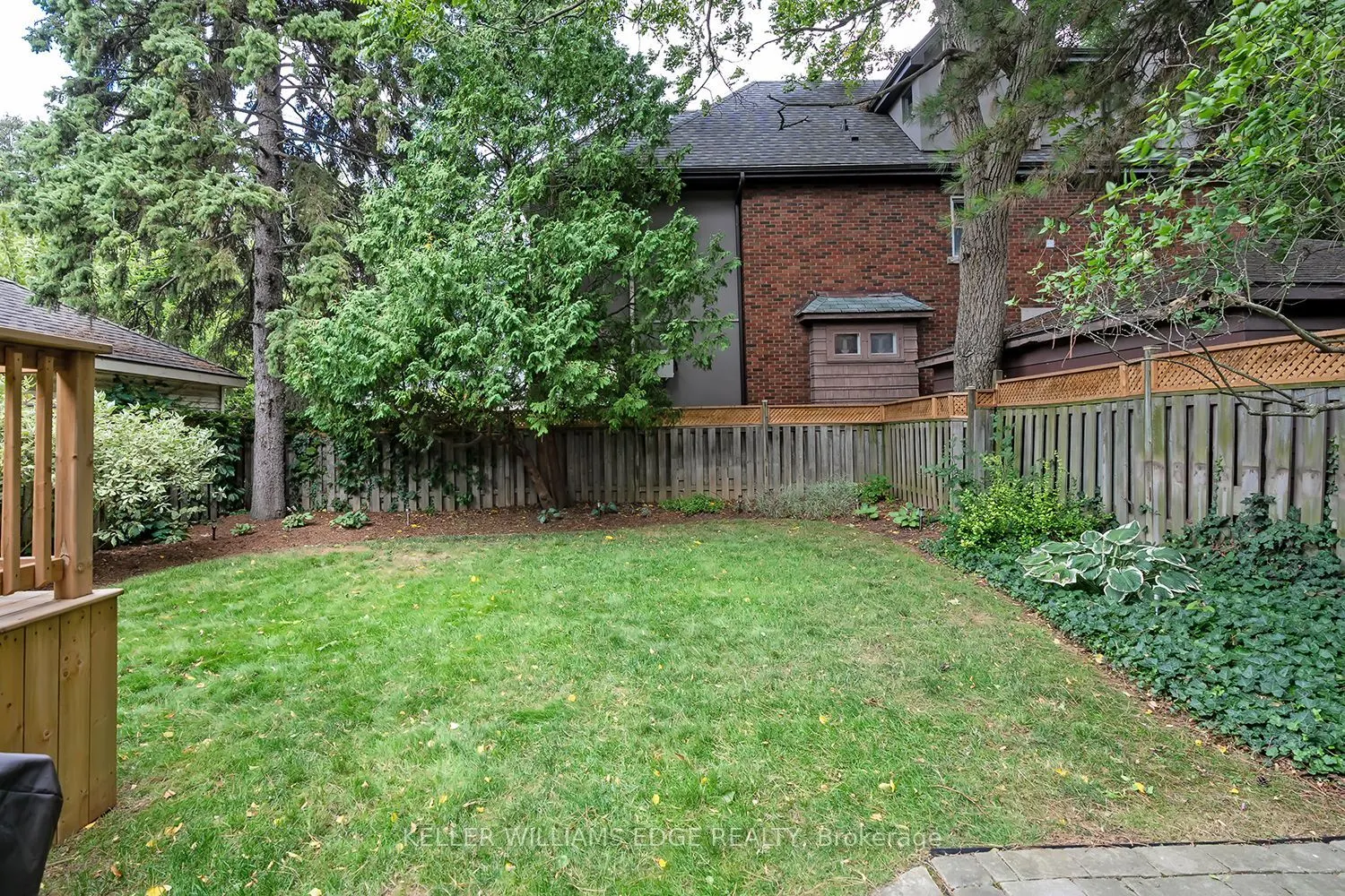 88 Paisley Avenue N