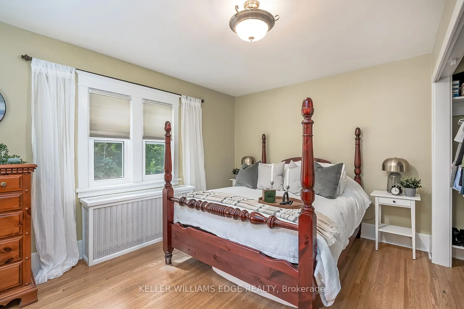 88 Paisley Avenue N