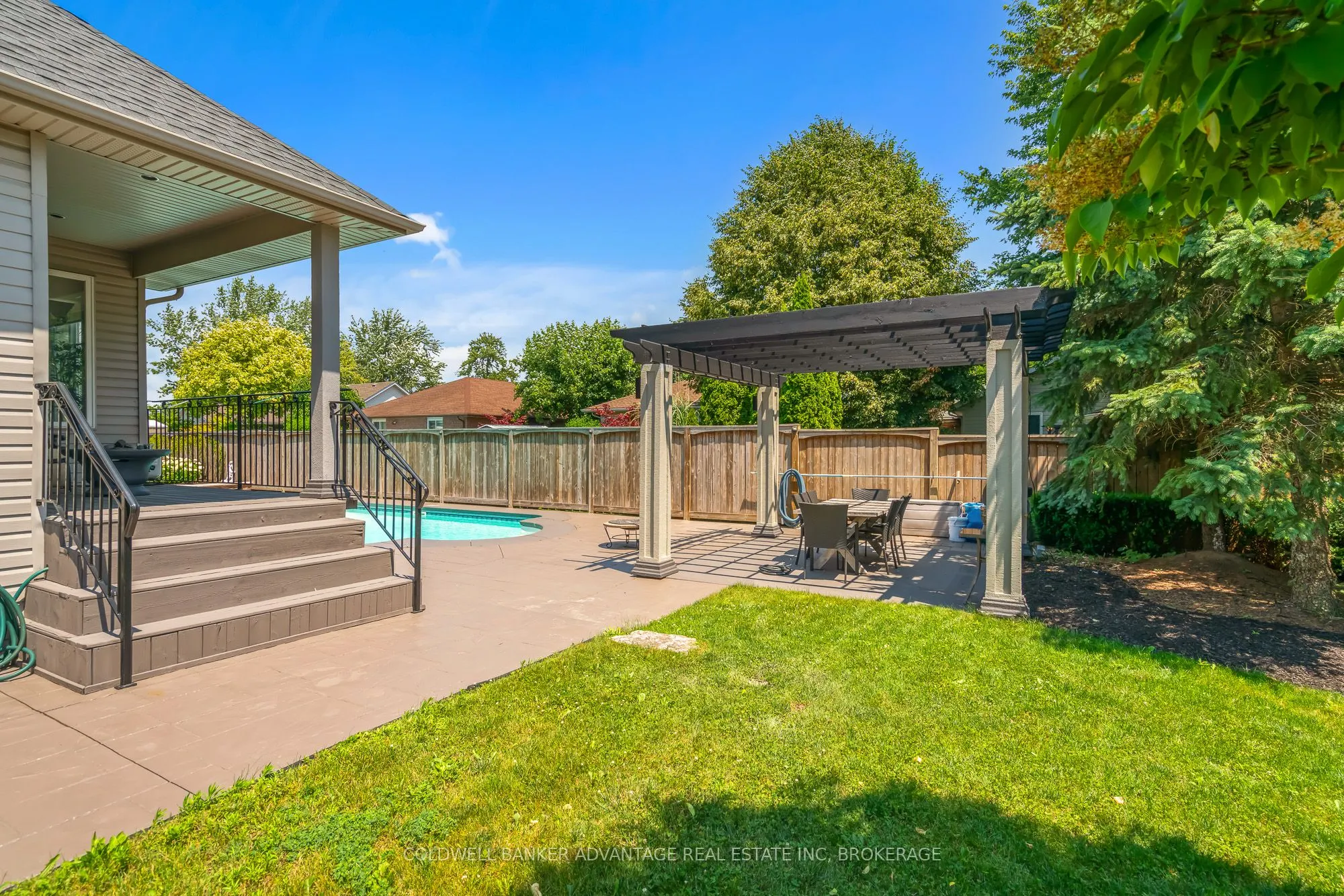 152 Redwood Court