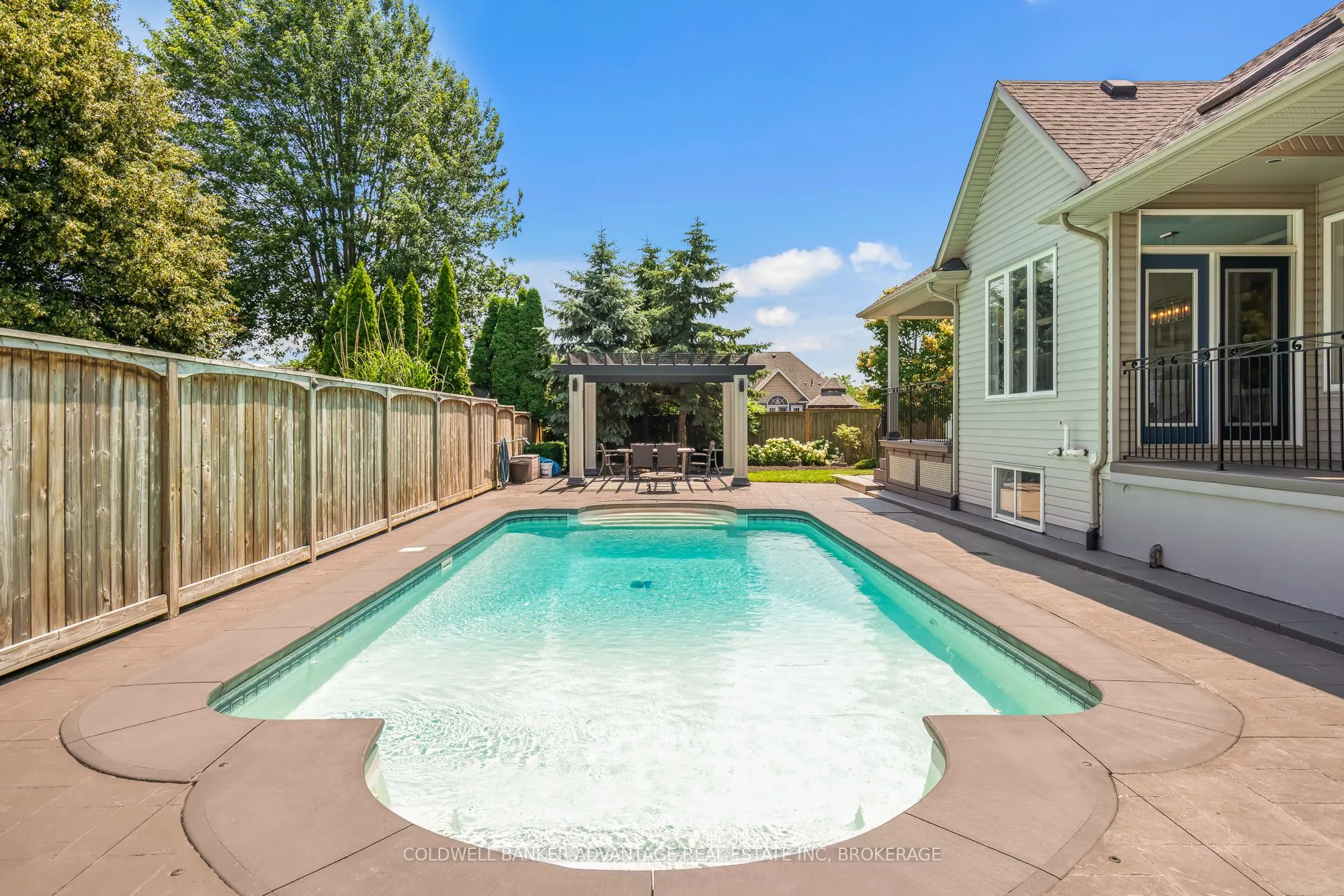 152 Redwood Court