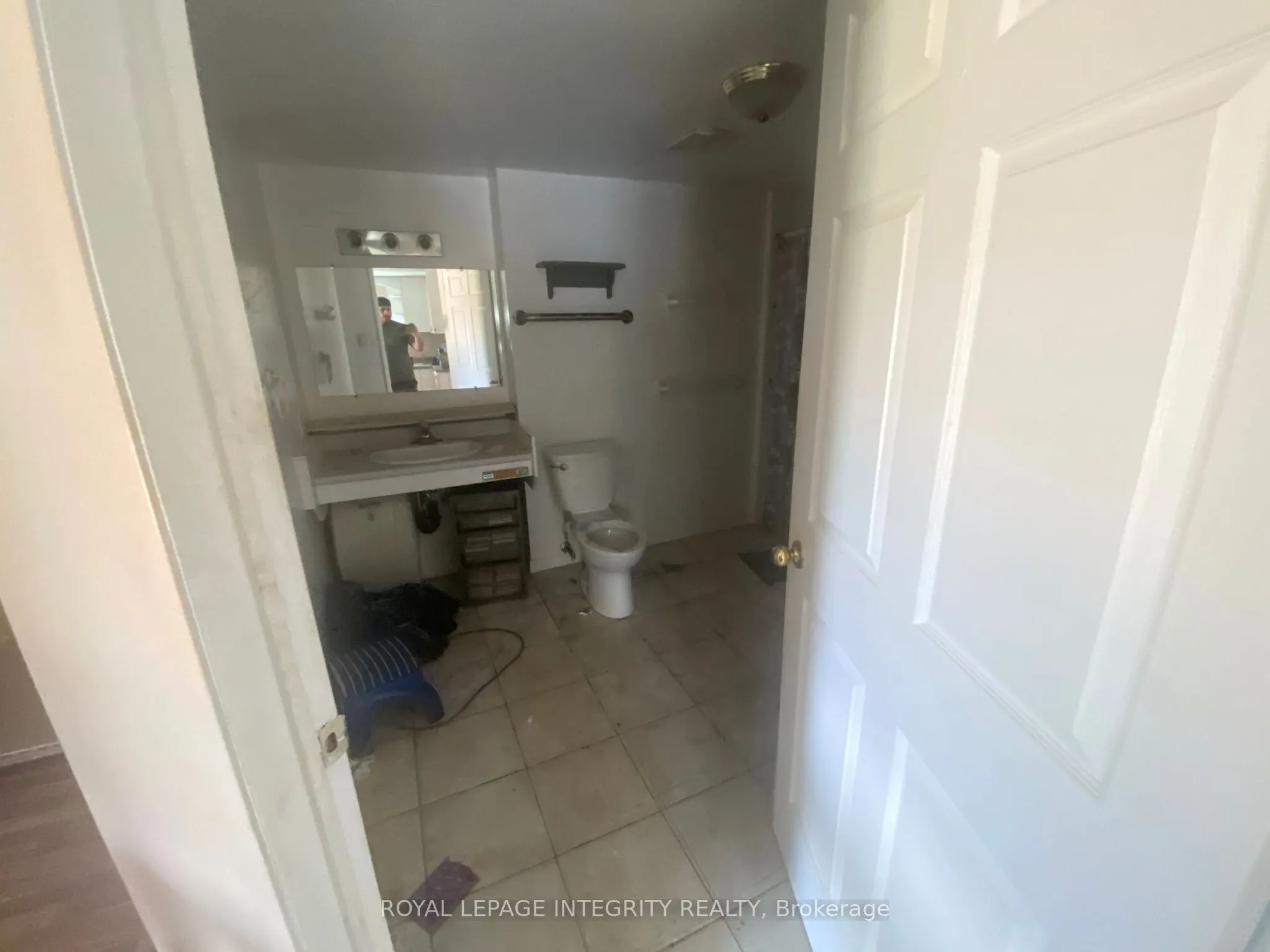 2415 DU LAC Road