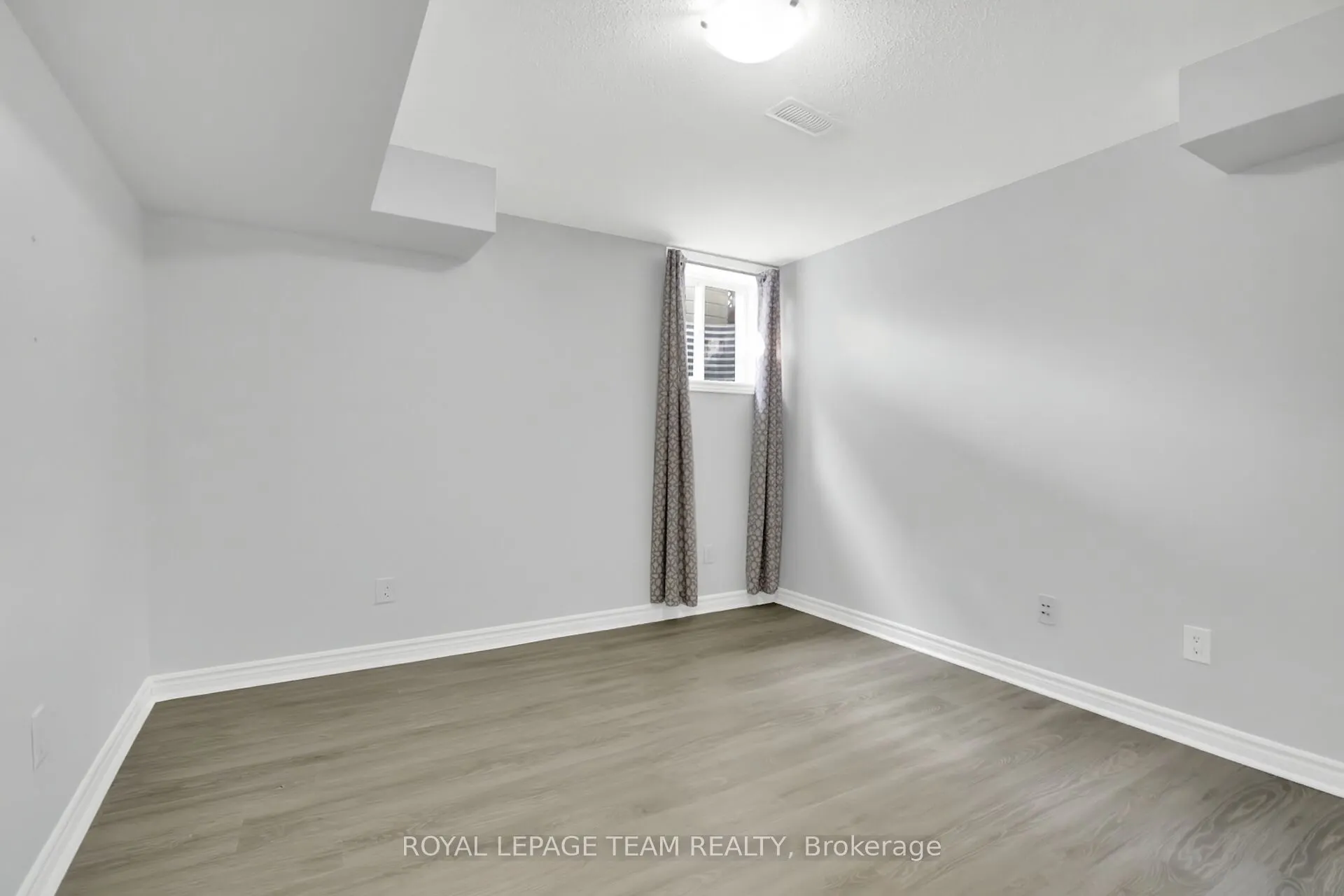 1024 Northgraves Crescent
