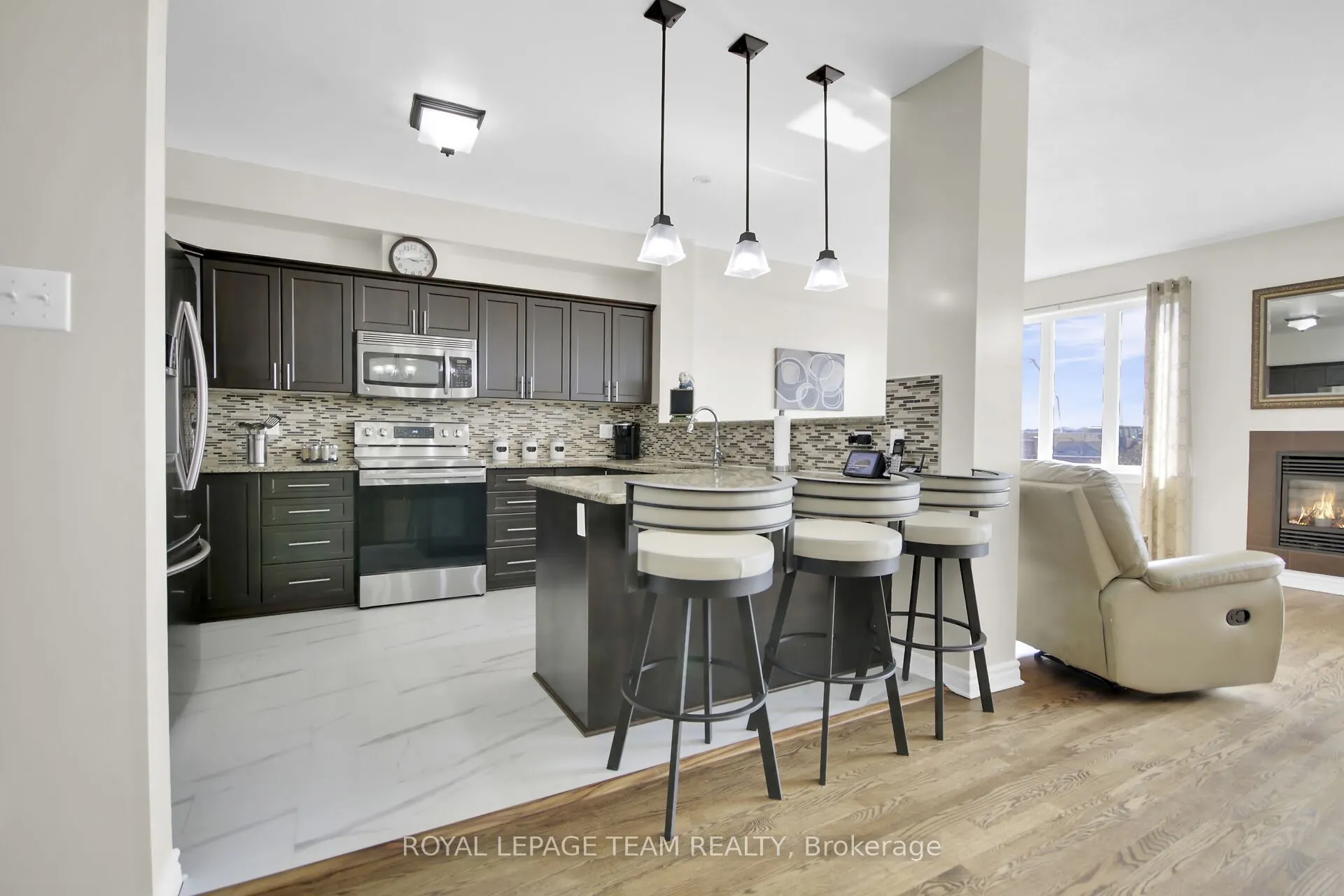 1024 Northgraves Crescent