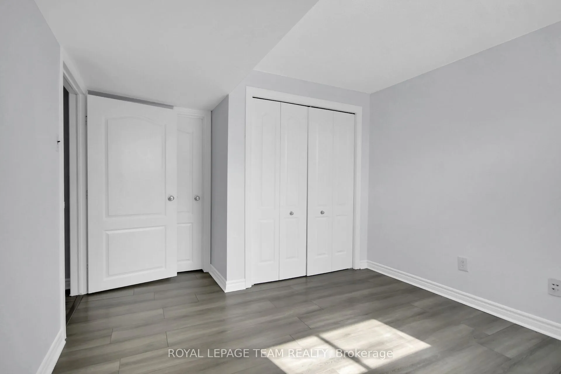 1024 Northgraves Crescent