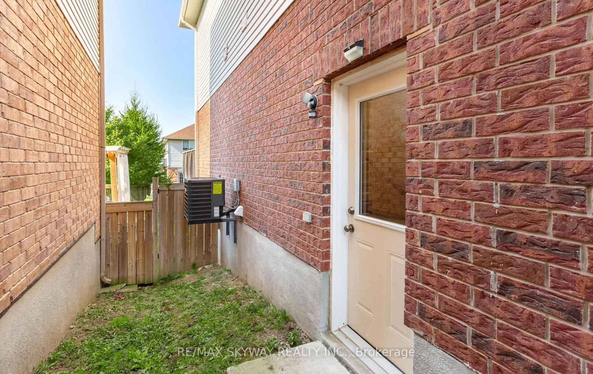 86 Davis Street