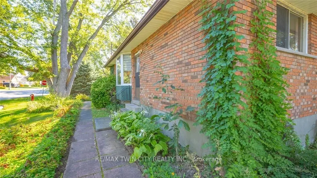 873 South Pelham Road