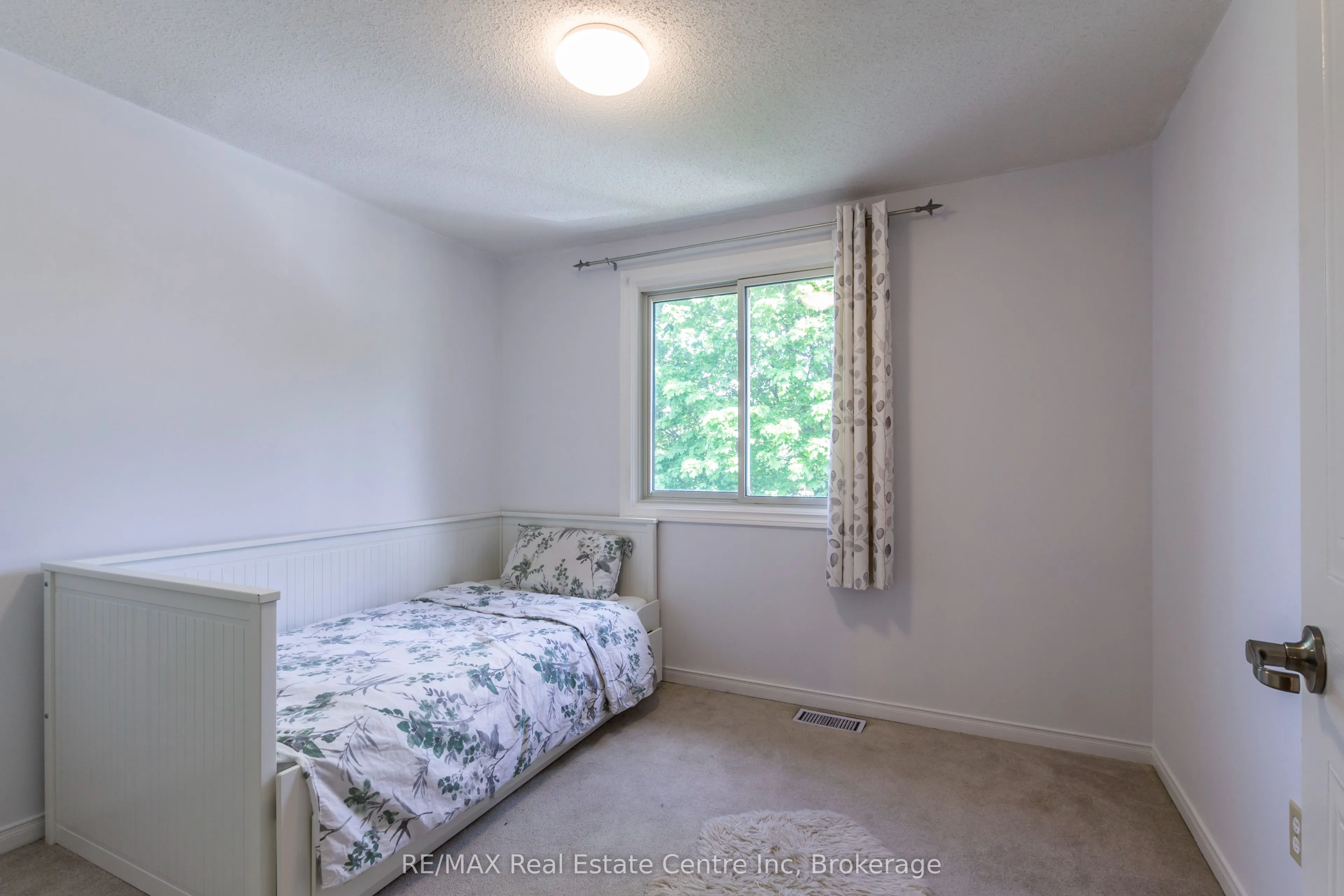 61 Grandridge Crescent