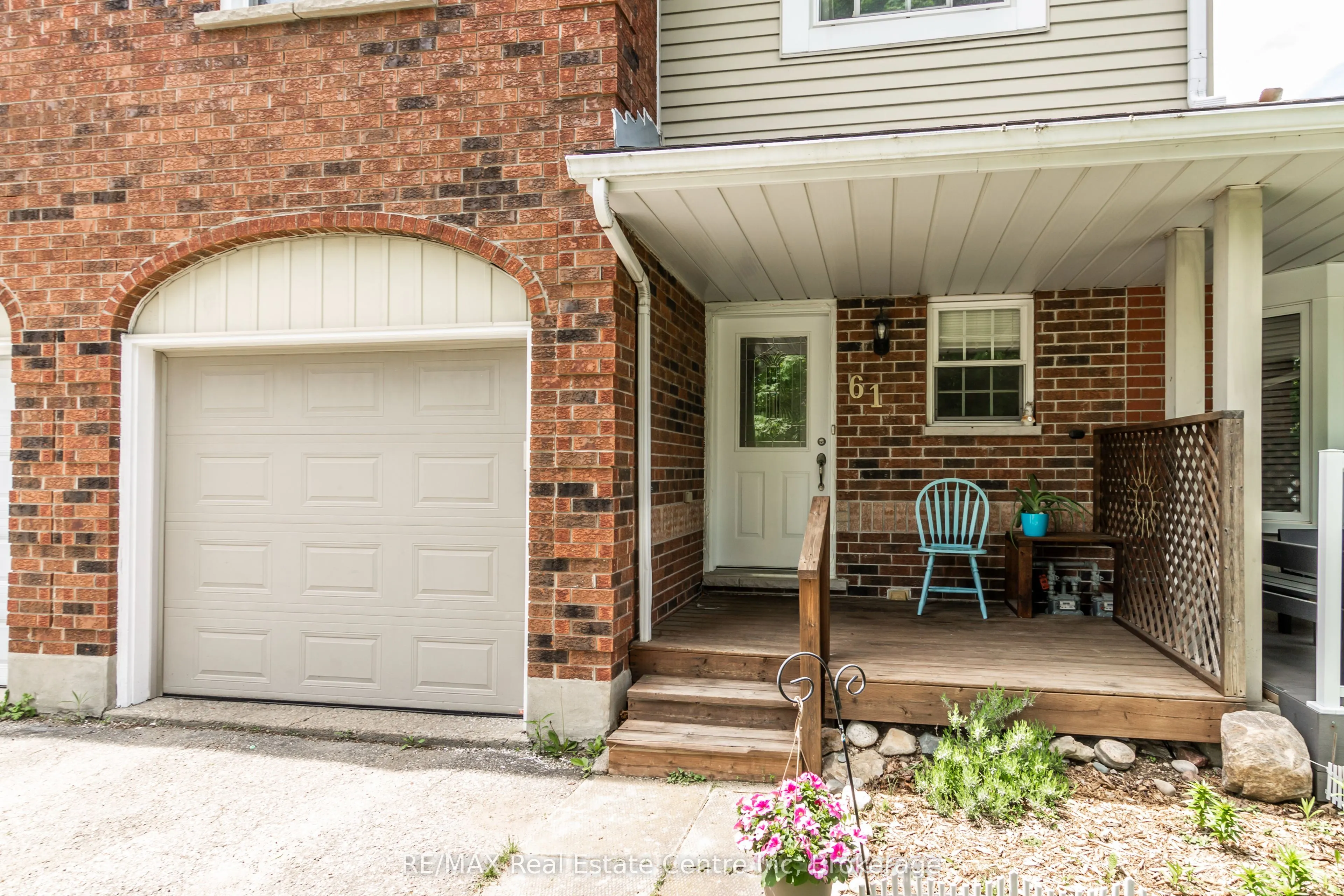 61 Grandridge Crescent