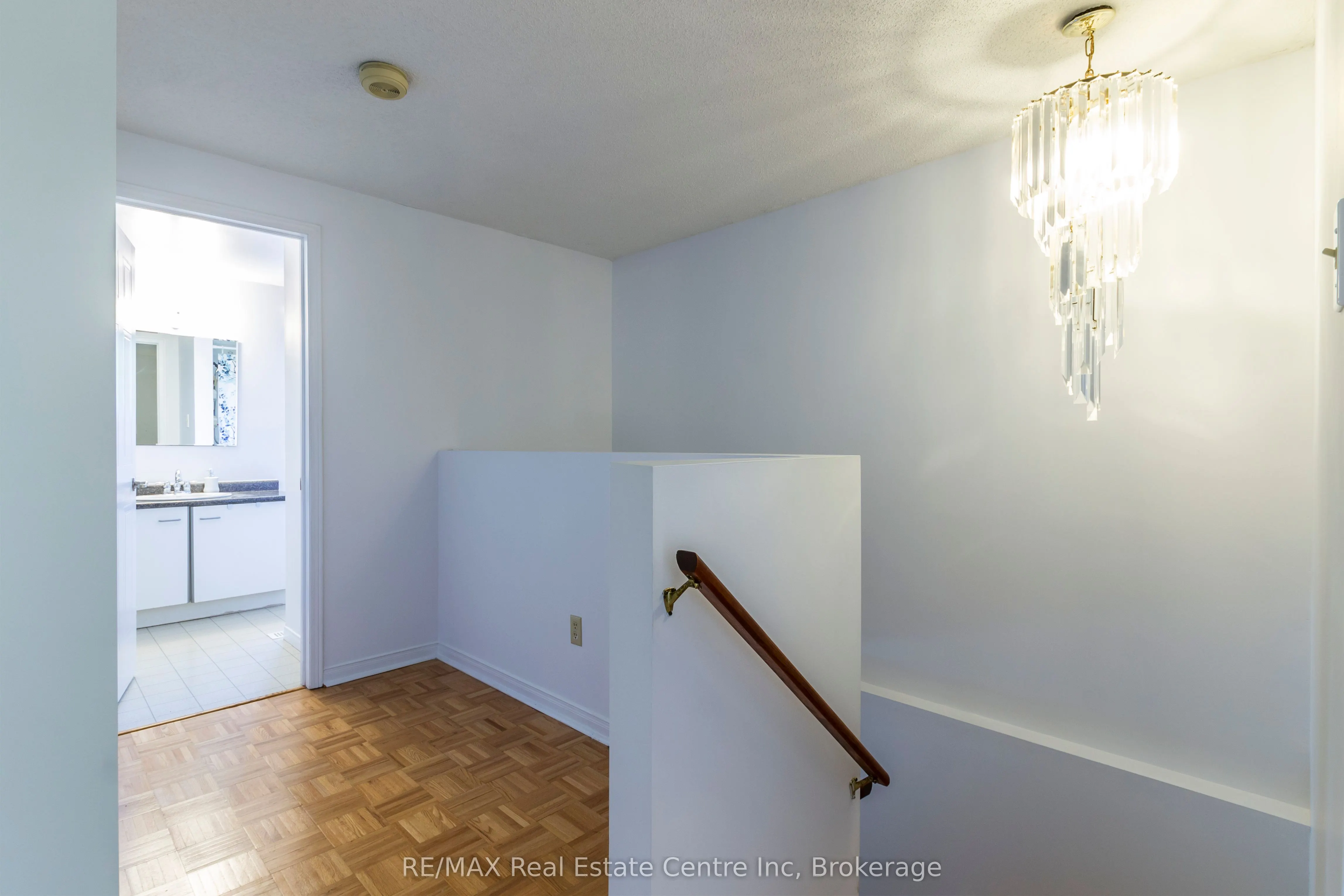 61 Grandridge Crescent