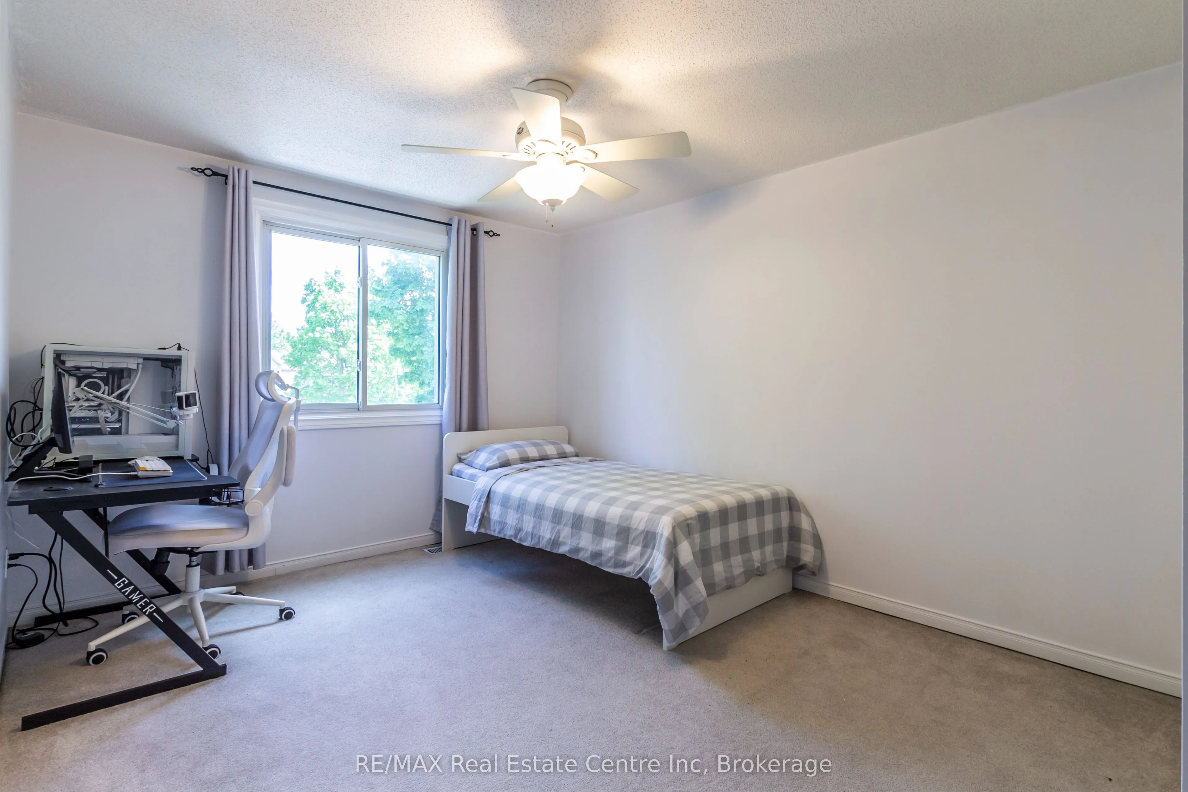 61 Grandridge Crescent
