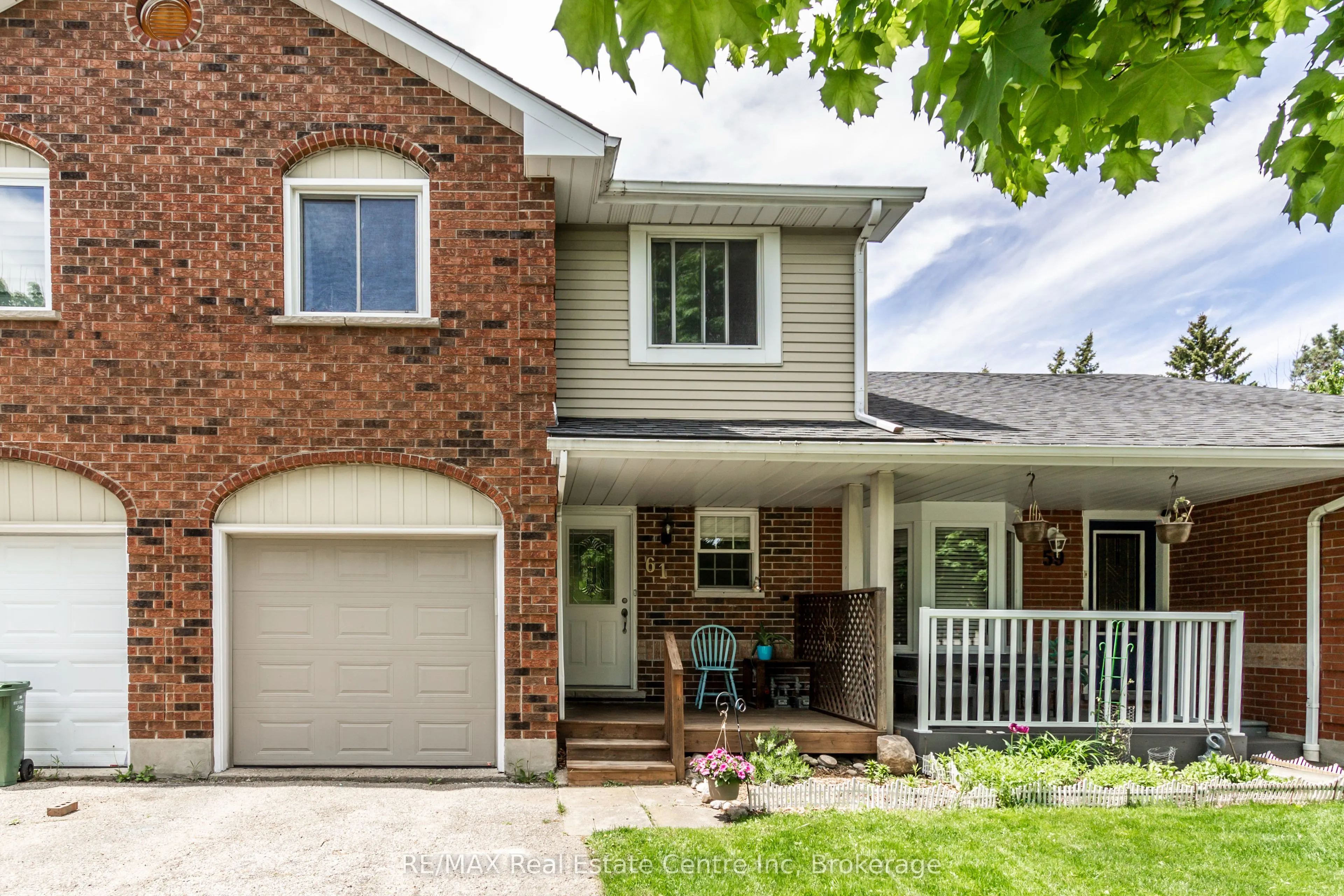 61 Grandridge Crescent