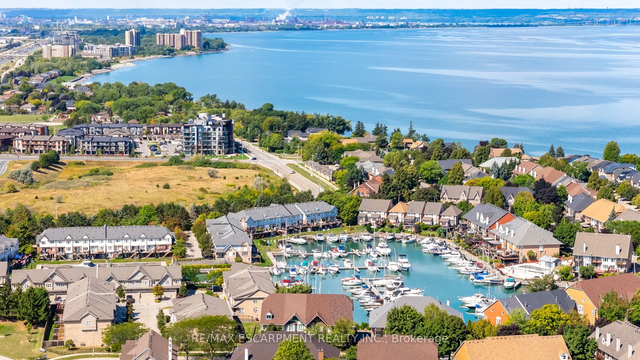 600 North Service Road, #204
