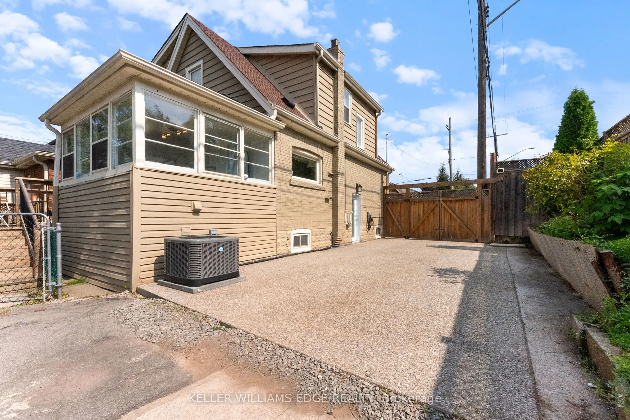 312 Wexford Avenue S