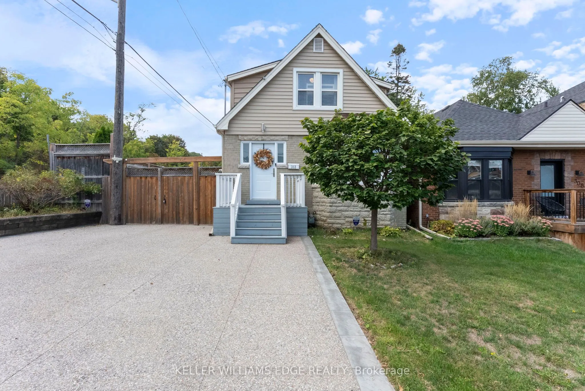 312 Wexford Avenue S