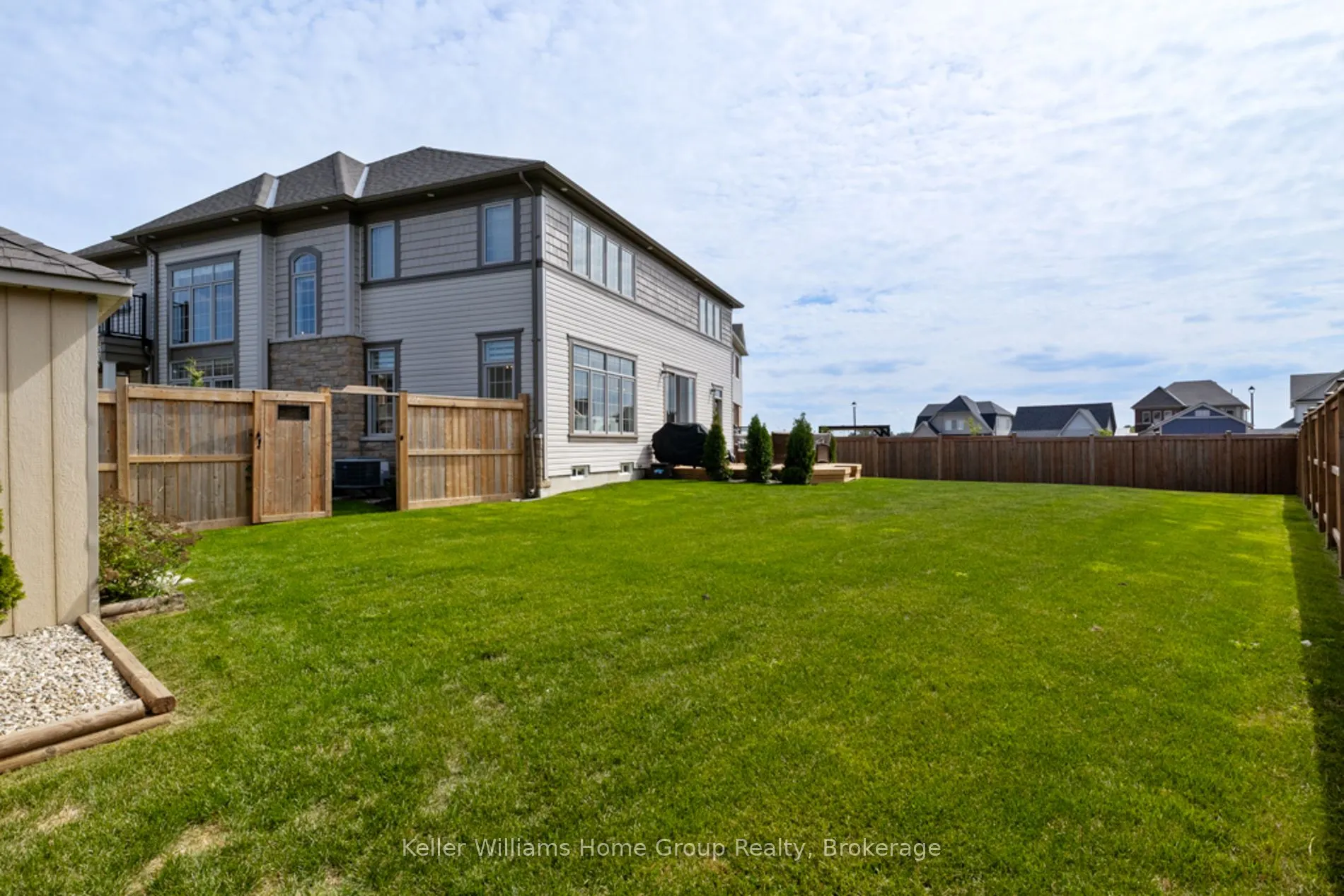 228 Harpin Way E