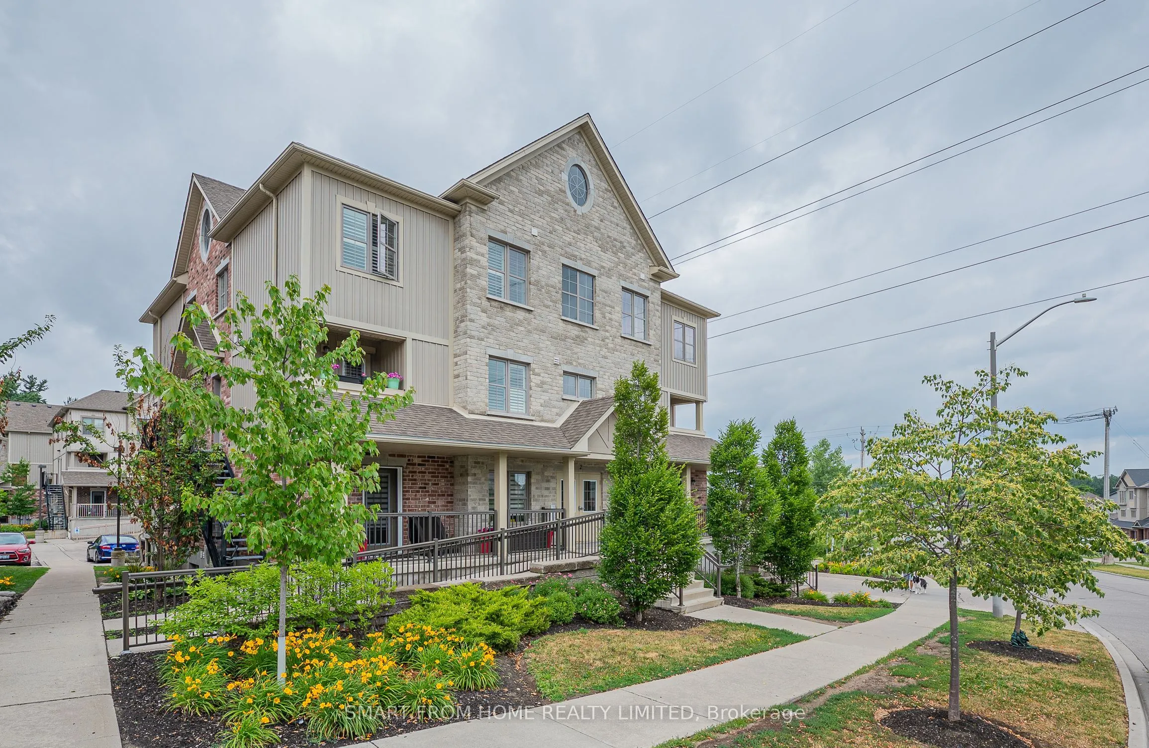 255 Maitland Street, #2C