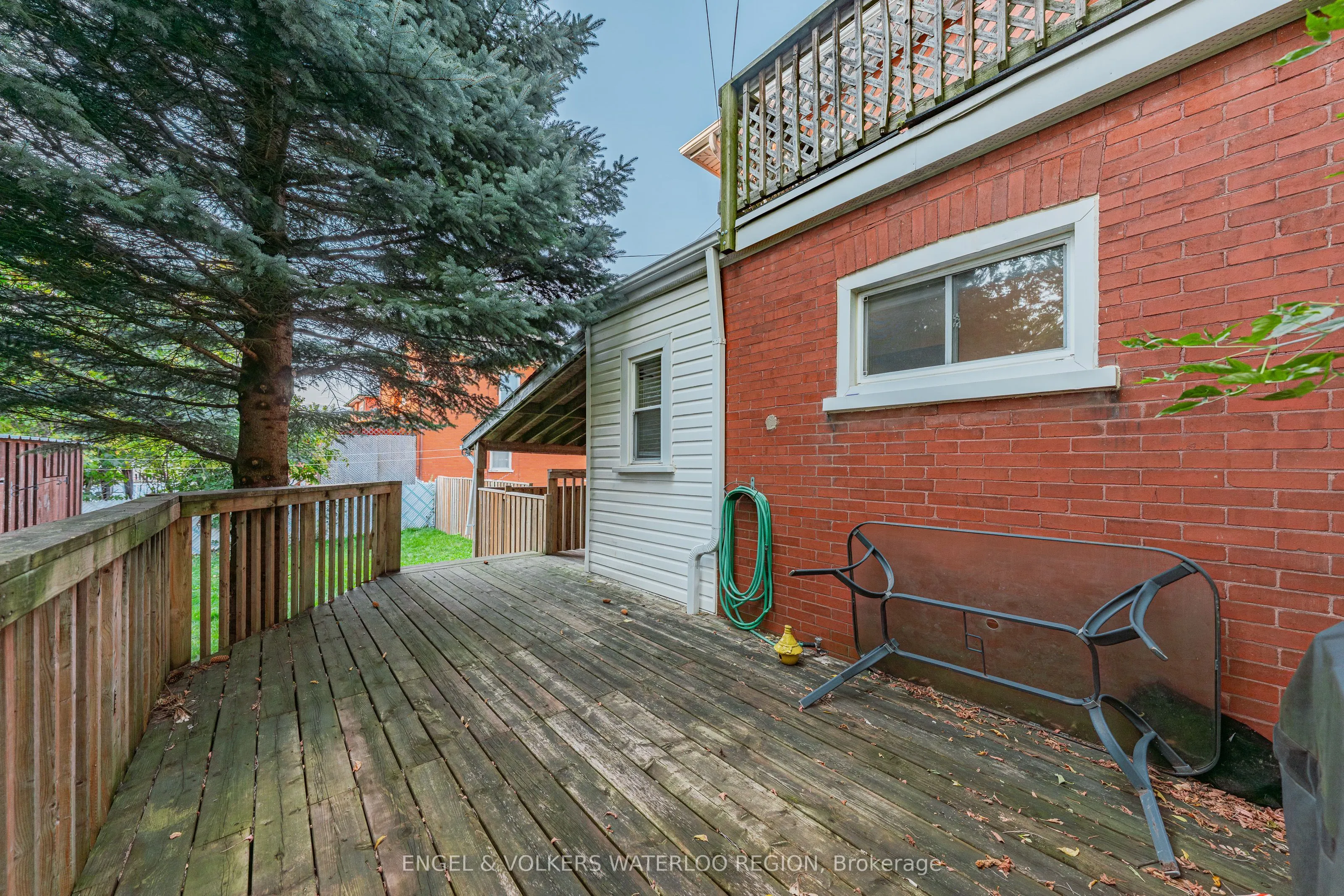 854 William Street