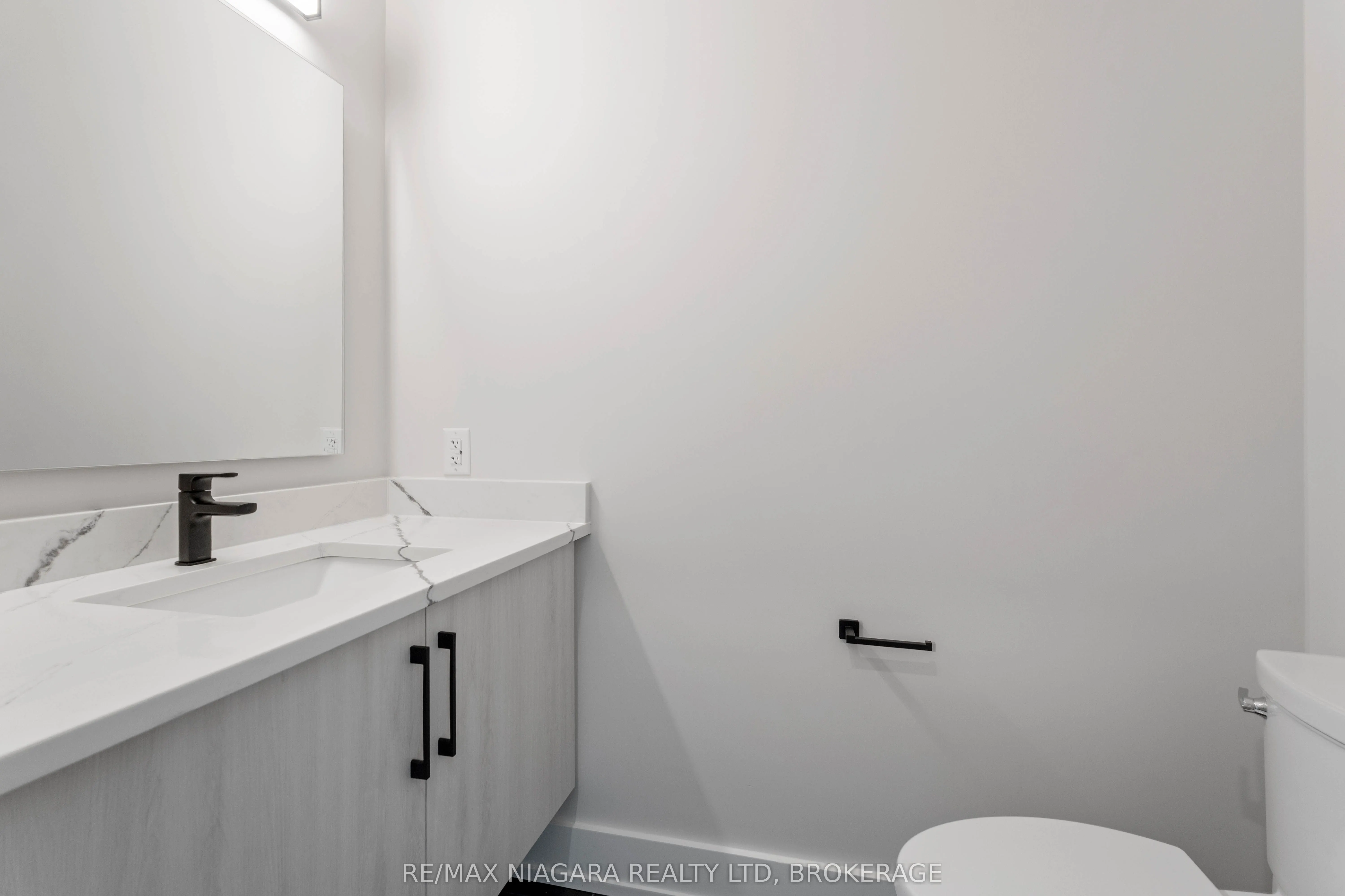35 Buchanan Road, #A