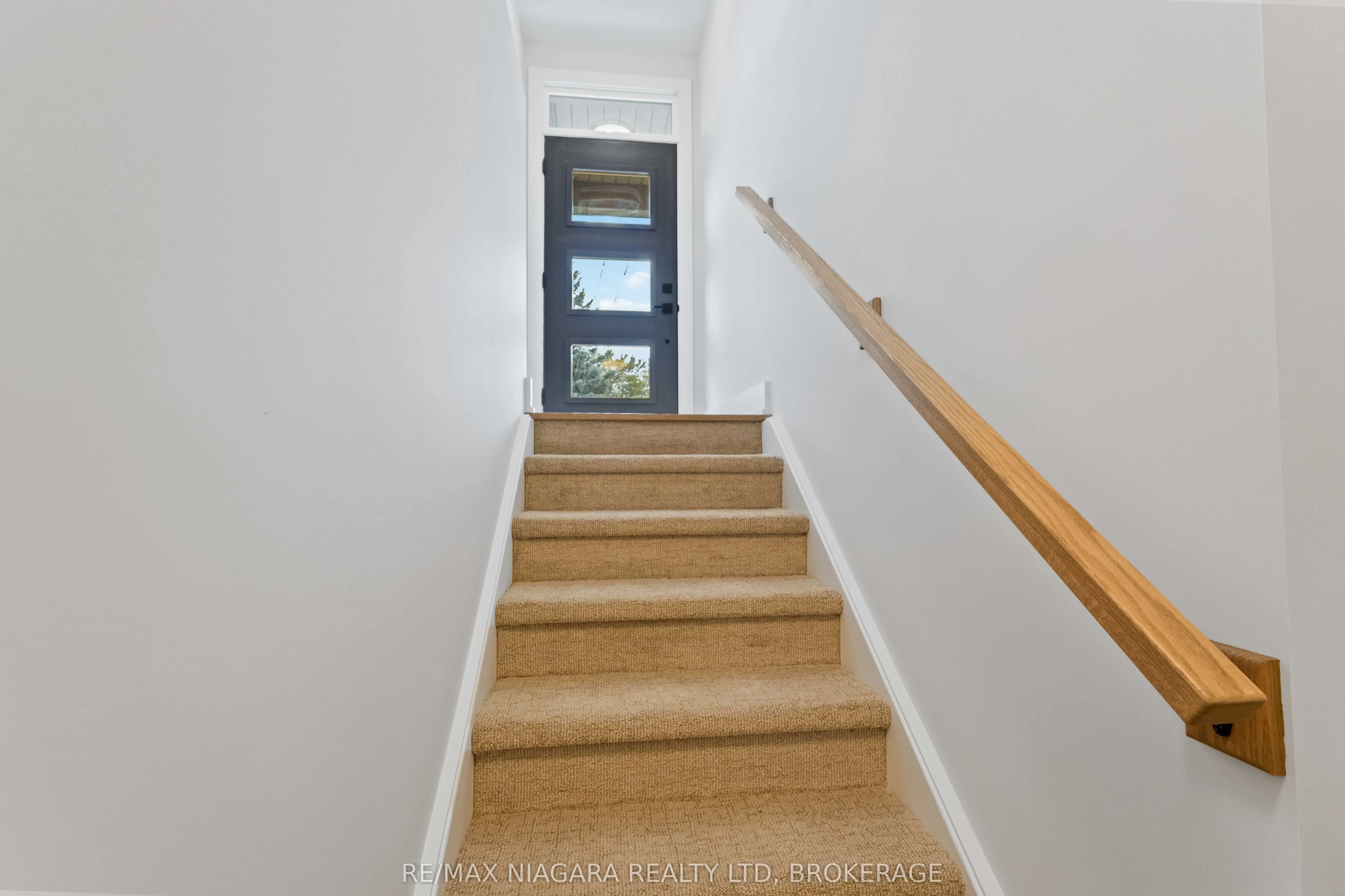 35 Buchanan Road, #B