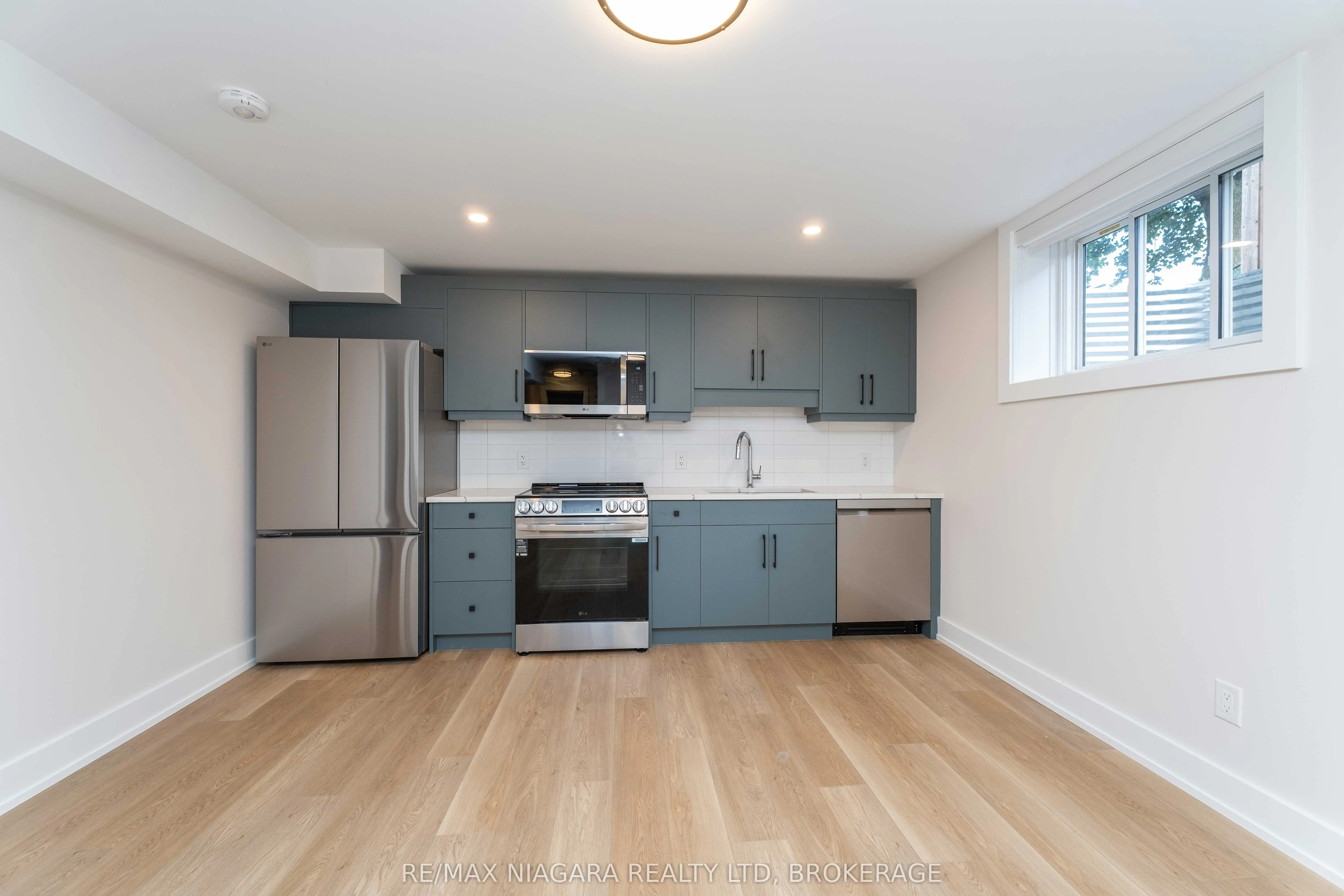 37 Buchanan Road, #B