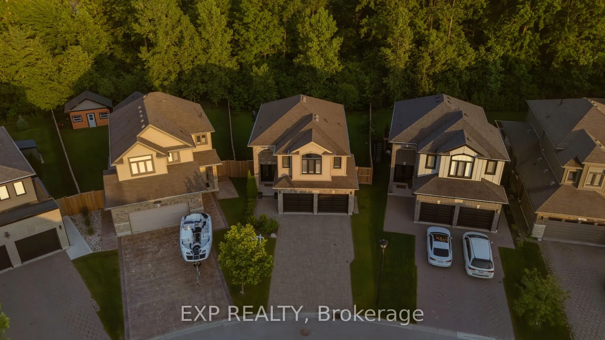 2180 YELLOWBIRCH Place