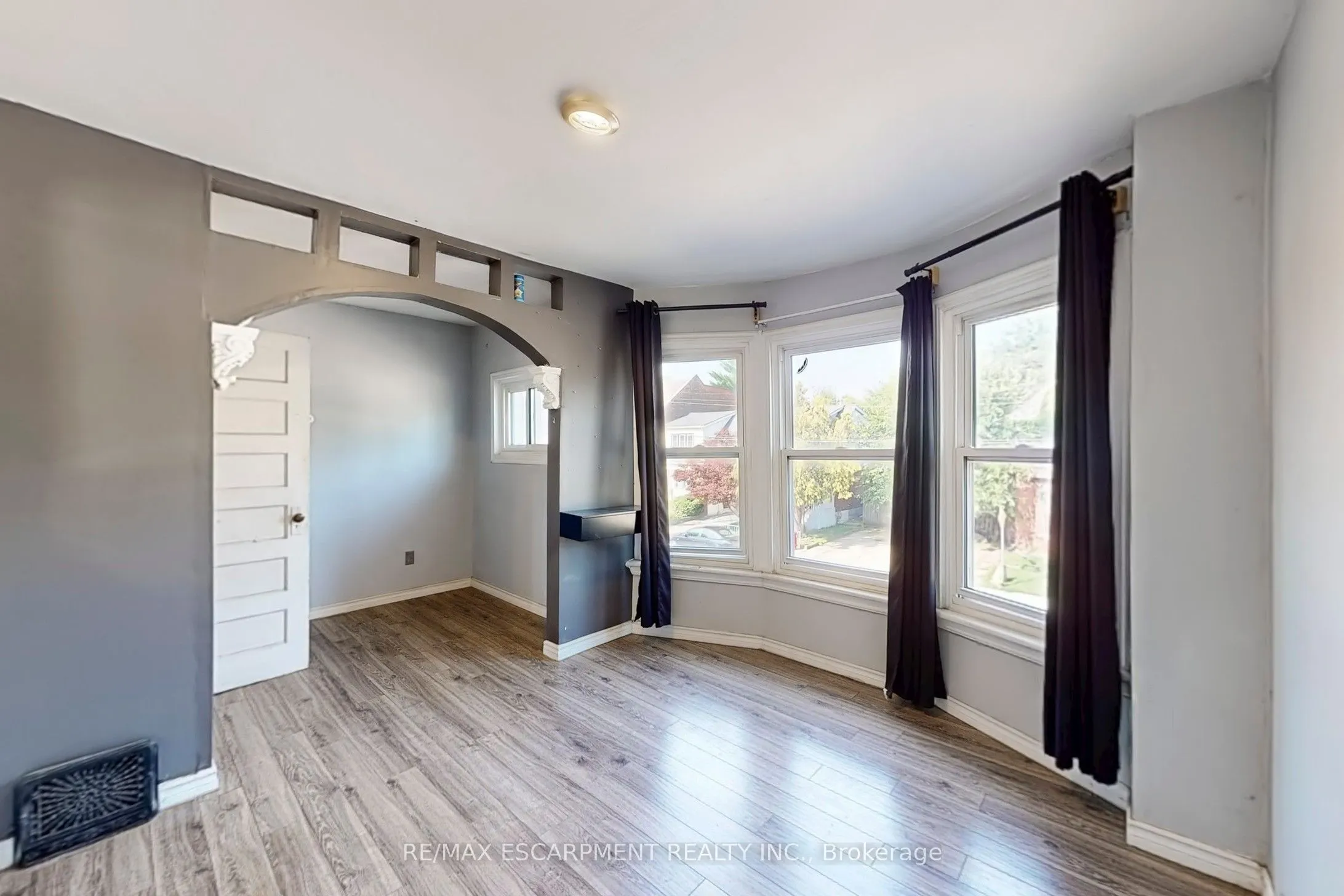 206 Locke Street N
