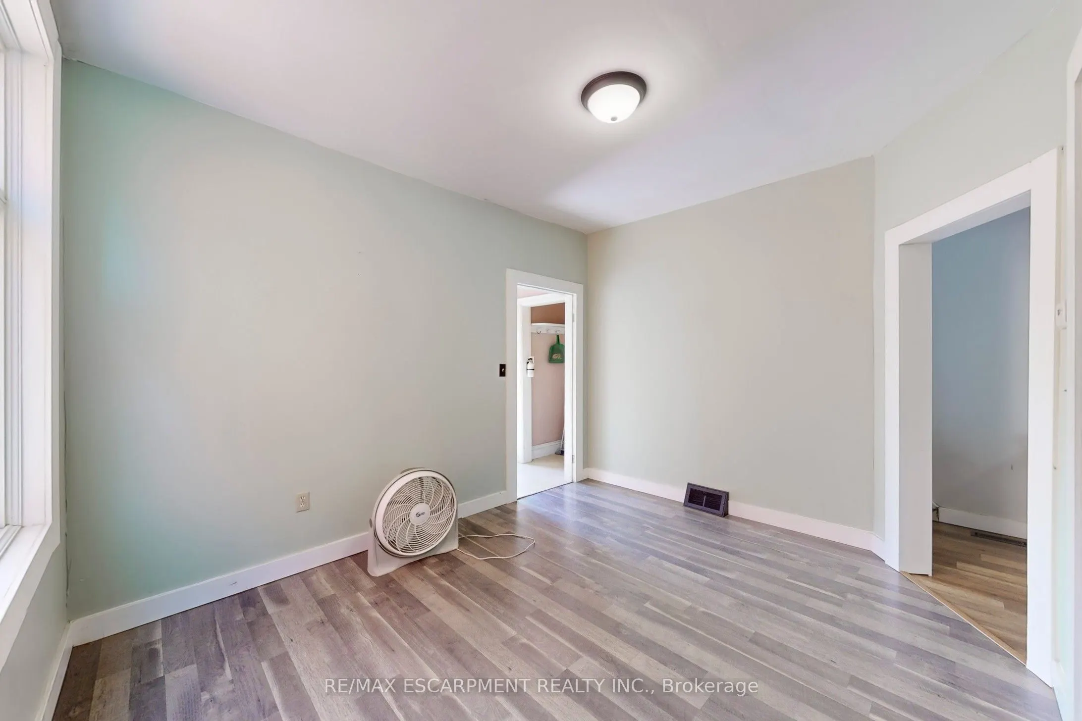 206 Locke Street N