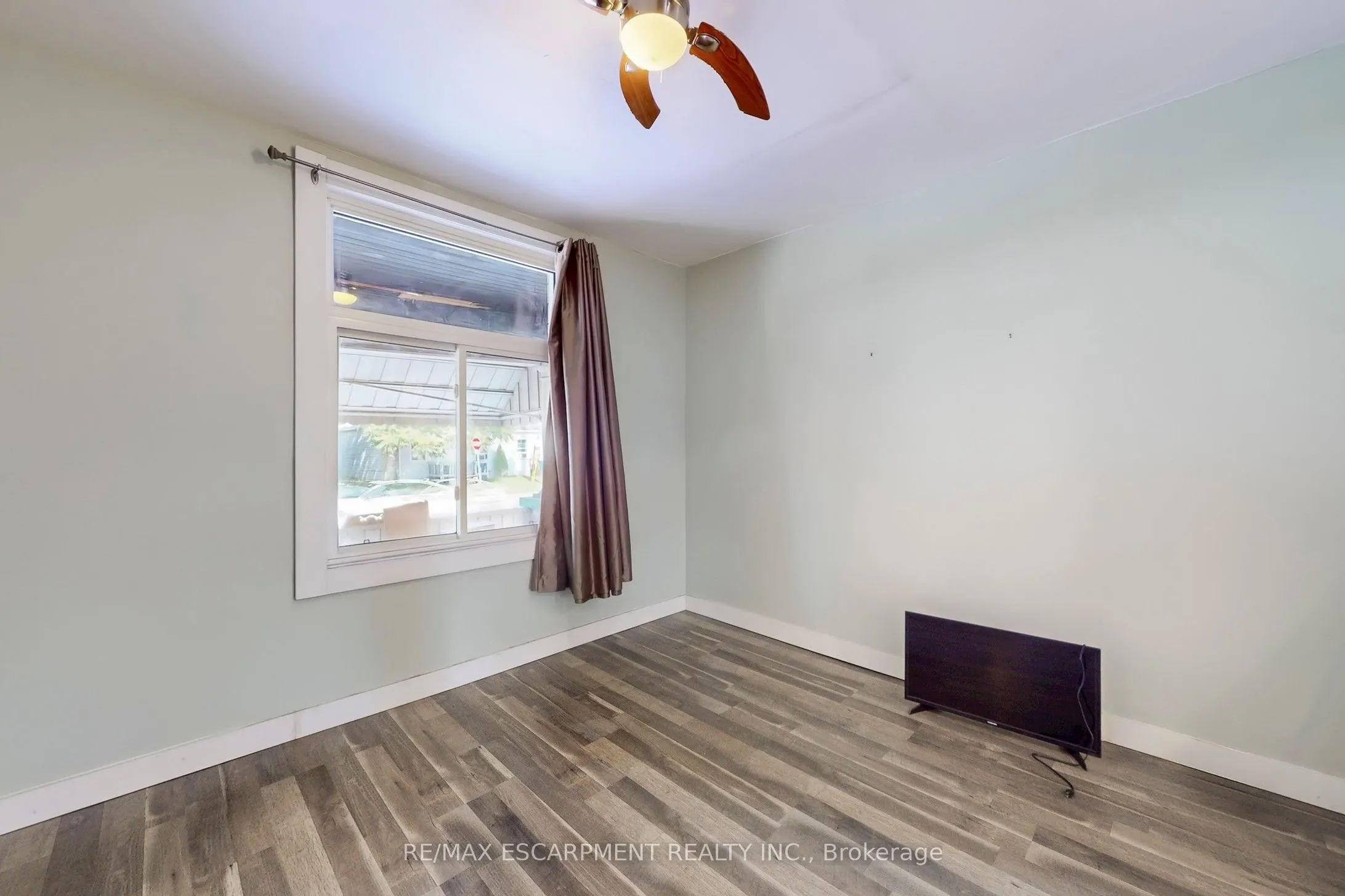 206 Locke Street N
