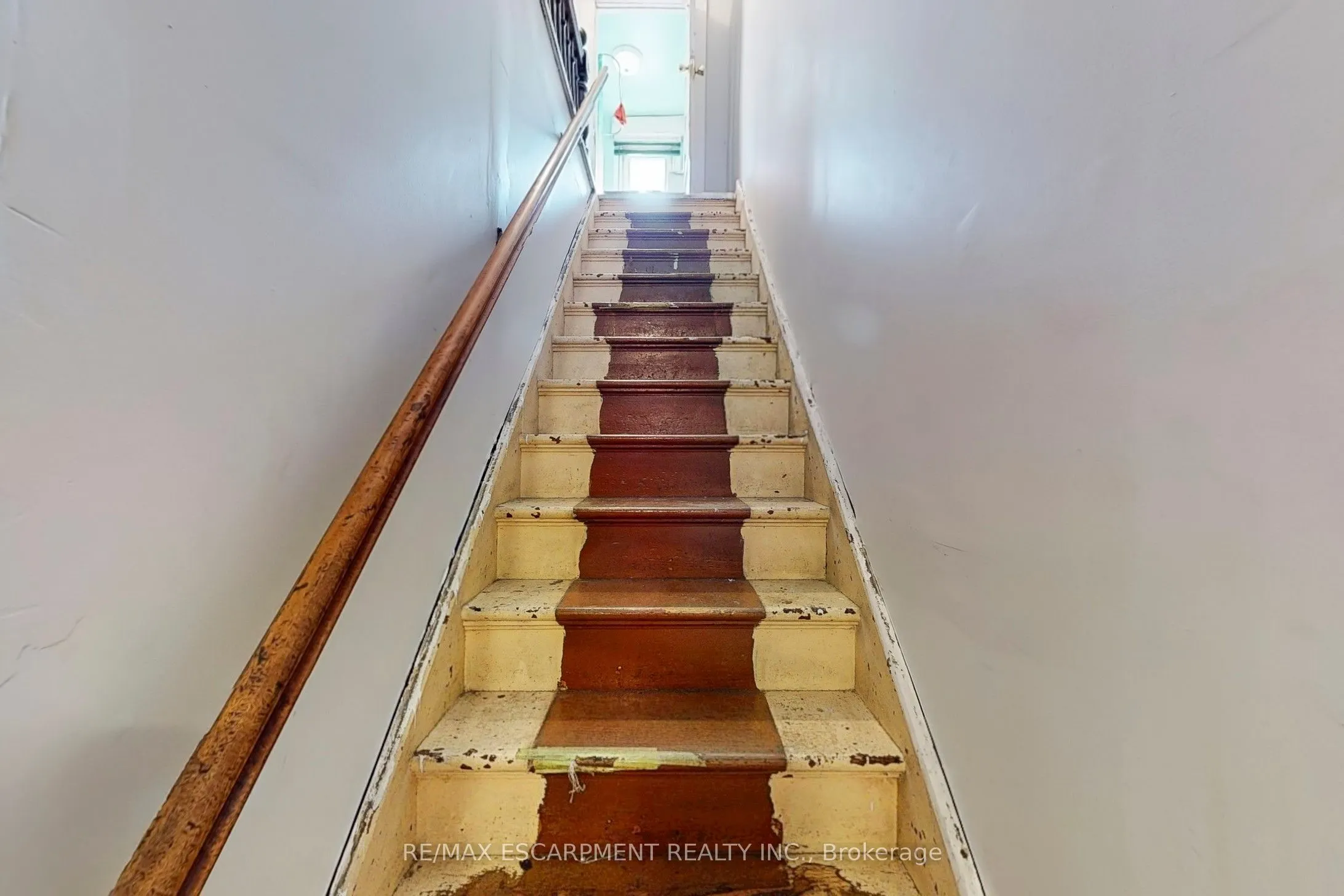 206 Locke Street N