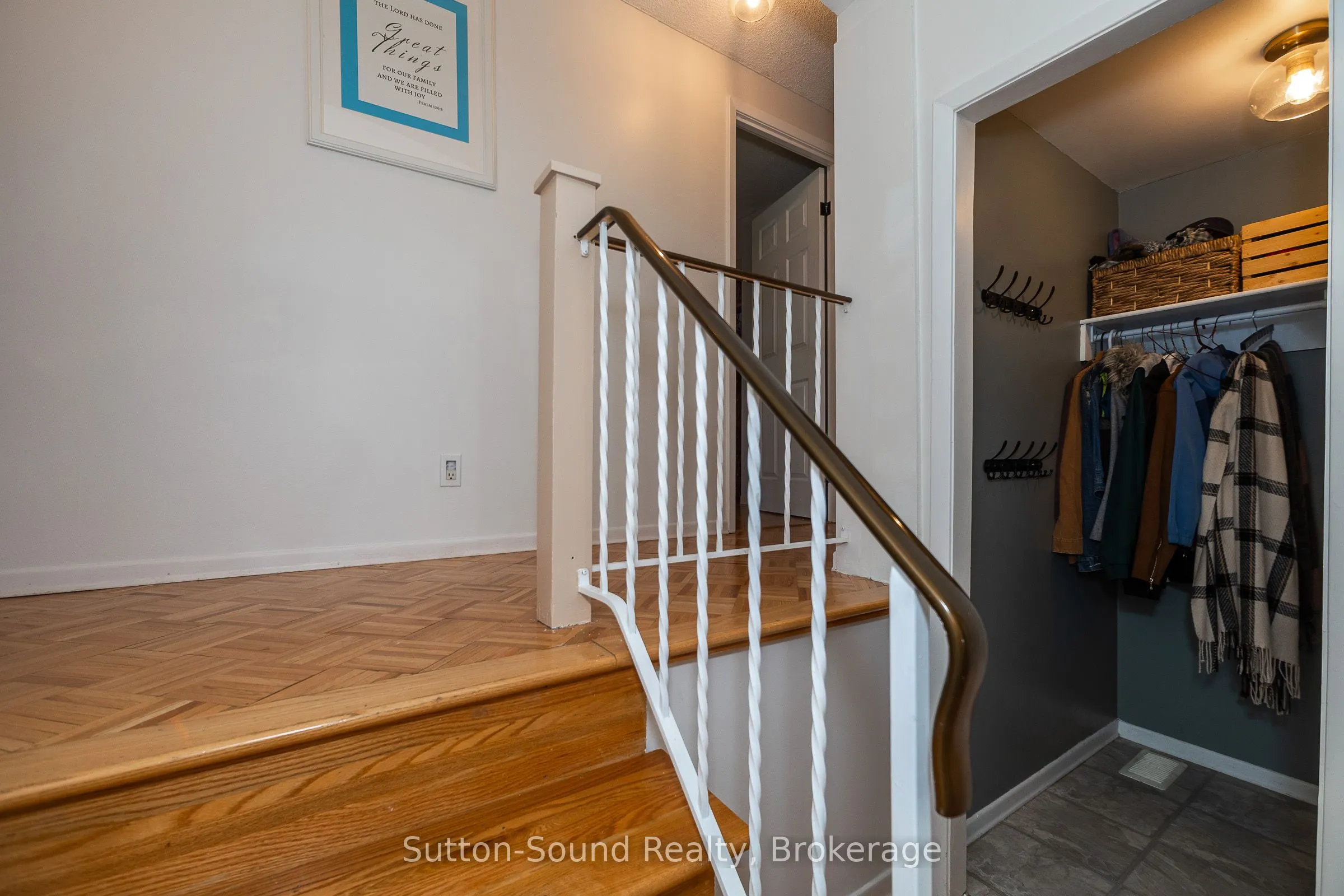 475 20th Street W