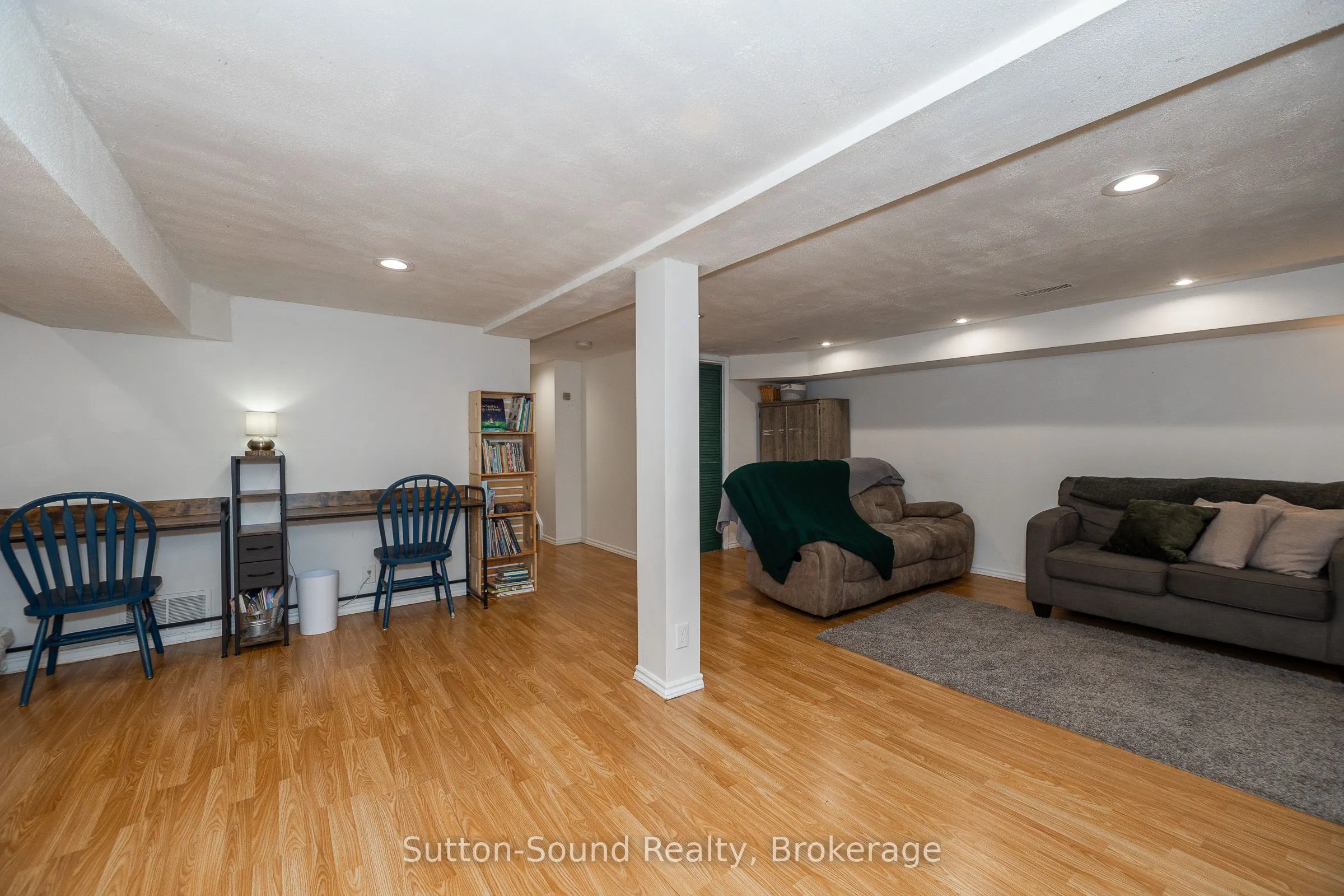 475 20th Street W