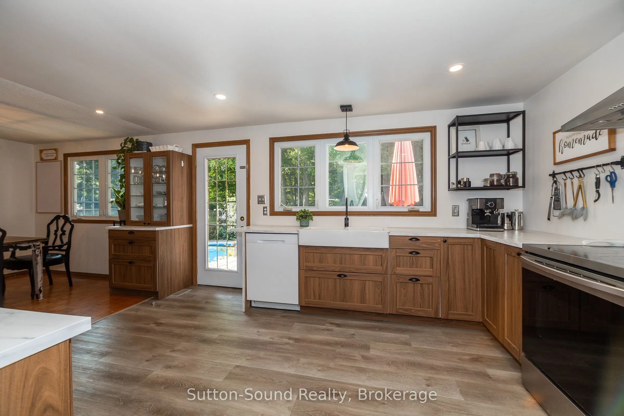 475 20th Street W