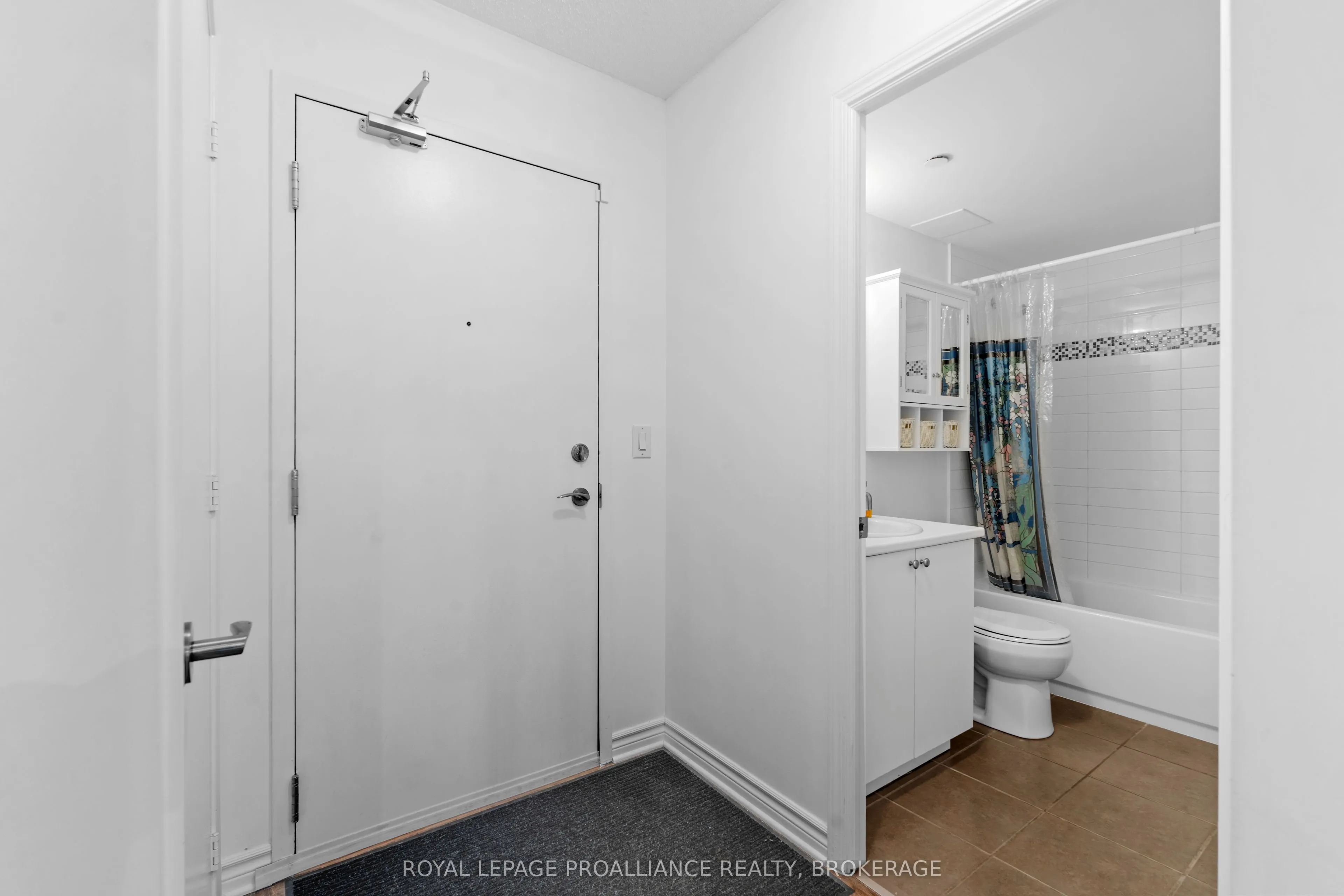 121 Queen Street, #4A