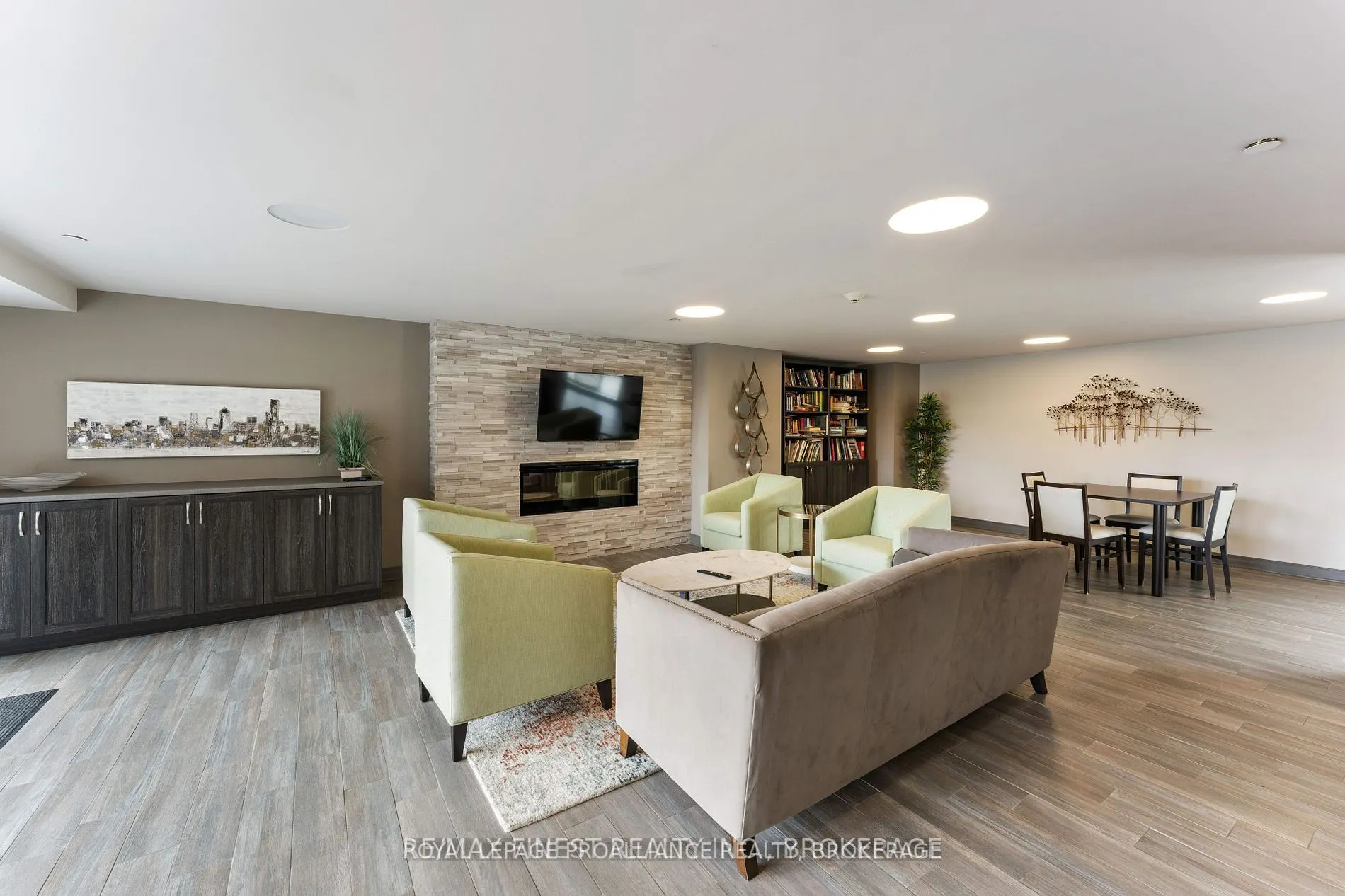 121 Queen Street, #4A
